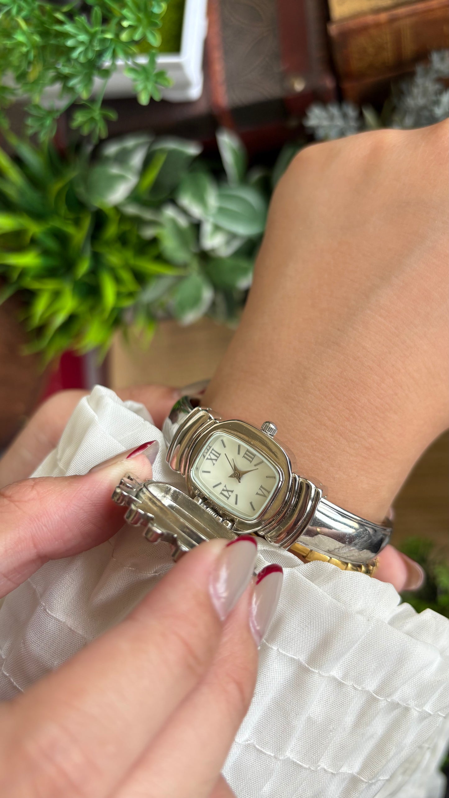 Vintage Peekaboo Snowflake Bejeweled Watch in Silver Tone