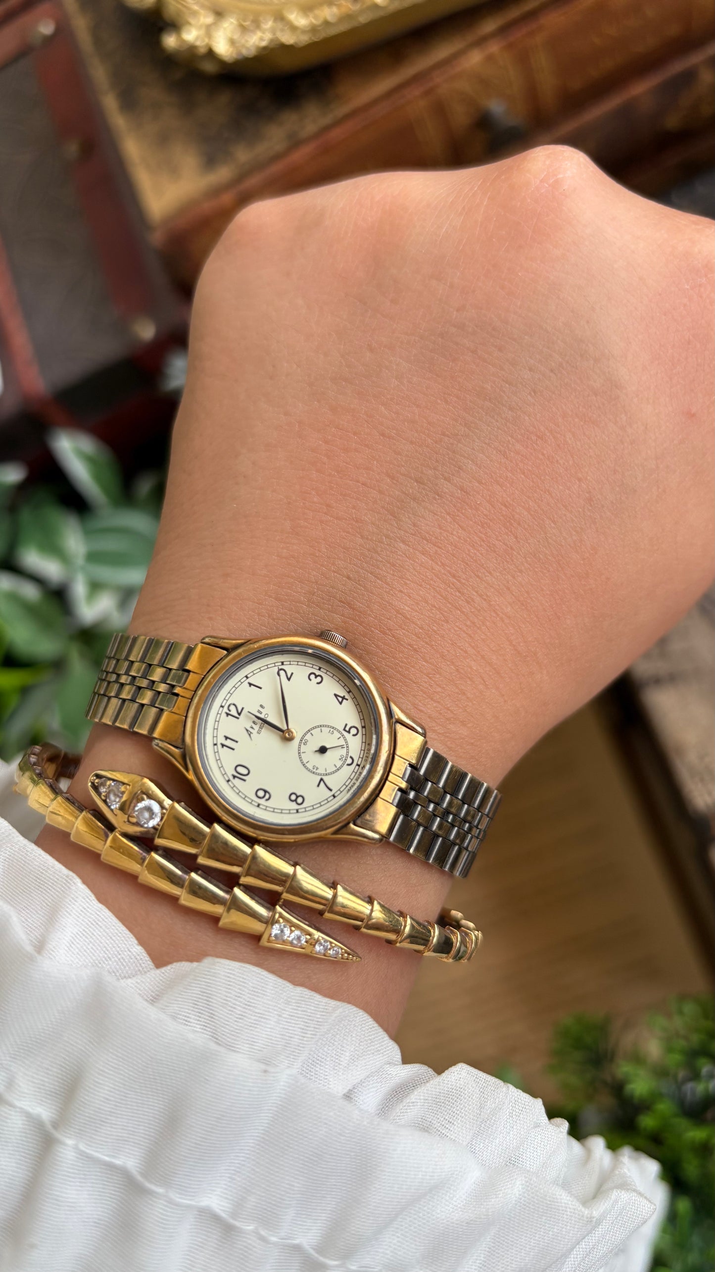 Vintage Seiko Avenue Watch in Vintage Gold Tone Working Chrono