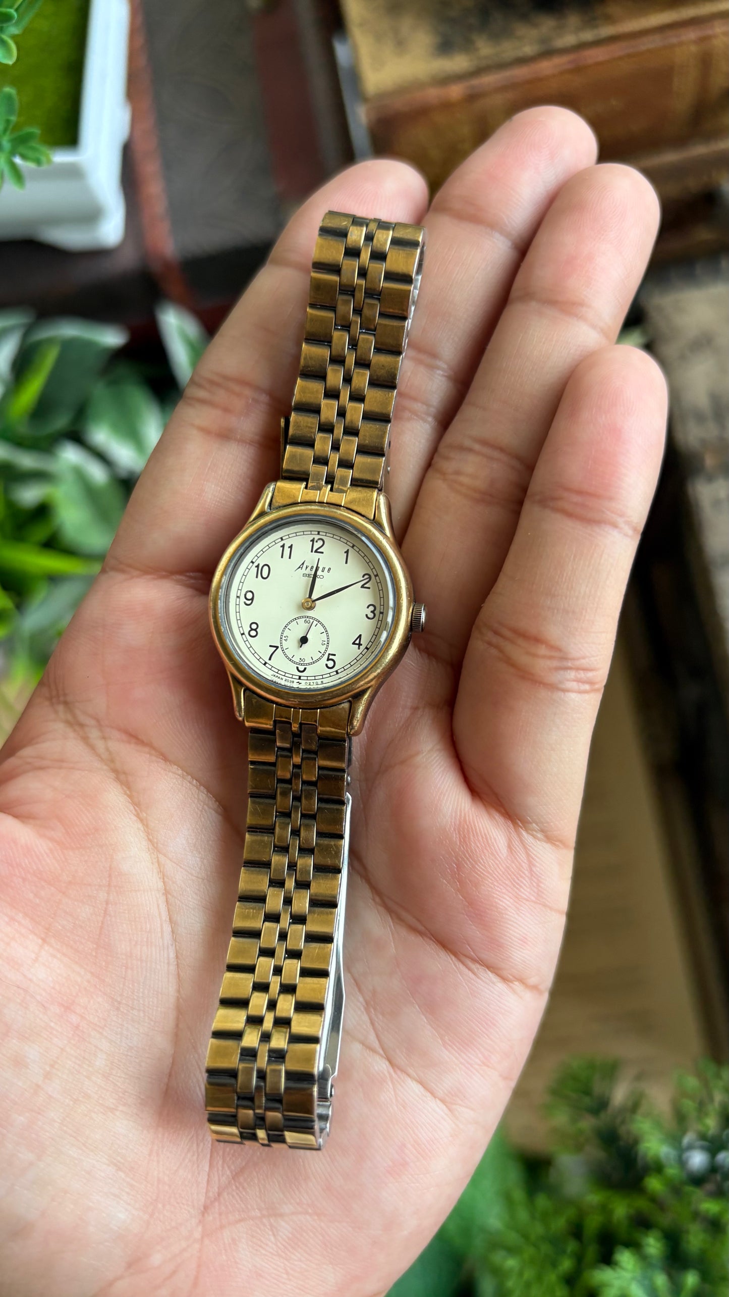 Vintage Seiko Avenue Watch in Vintage Gold Tone Working Chrono