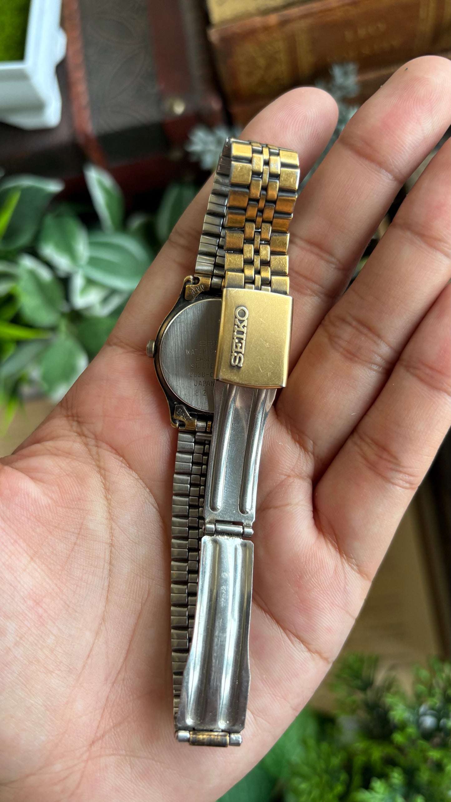 Vintage Seiko Avenue Watch in Vintage Gold Tone Working Chrono