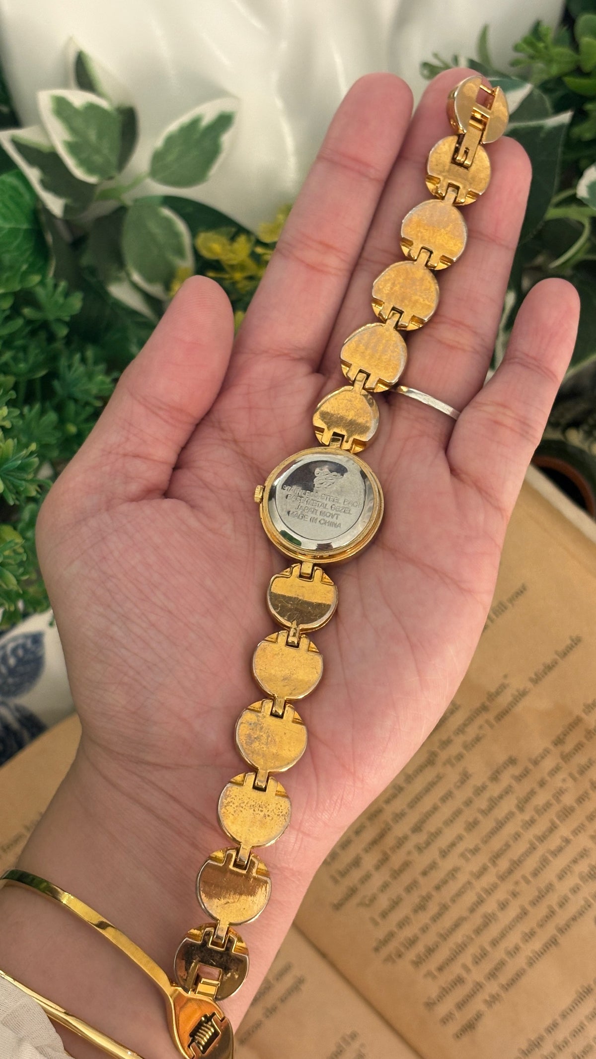 Rare Vintage Elizabeth Taylor Rhinestone Bezel Round Links Bracelet Watch in Rose Gold Tone Quartz