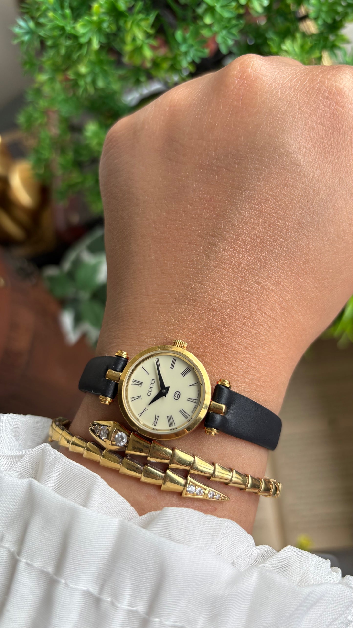 Vintage Gucci Women’s Dress Watch in Black Leather Strap Rare Cherryline Bezel Accent in Roman Dial with Gucci Box