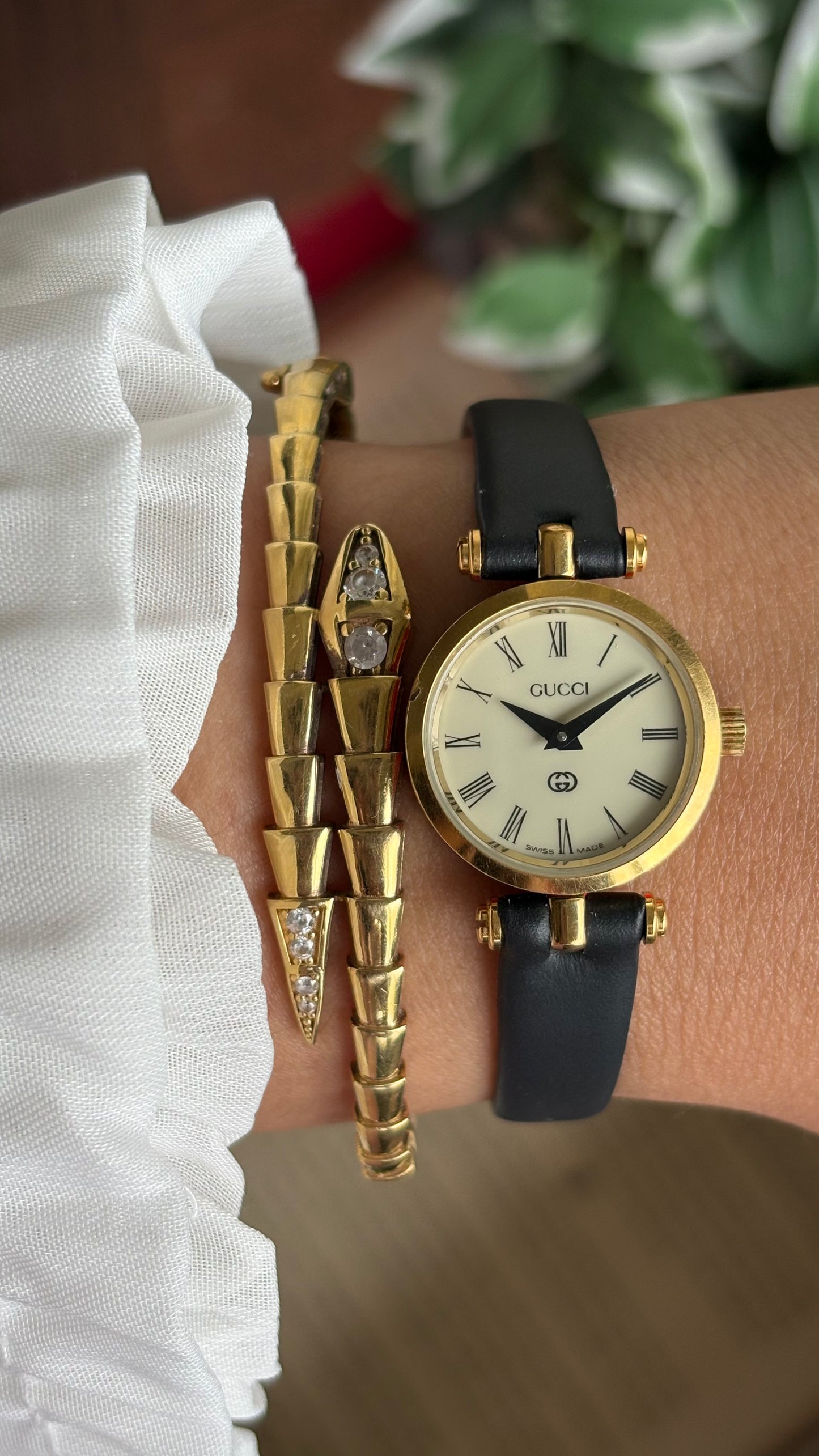 Vintage Gucci Women’s Dress Watch in Black Leather Strap Rare Cherryline Bezel Accent in Roman Dial with Gucci Box