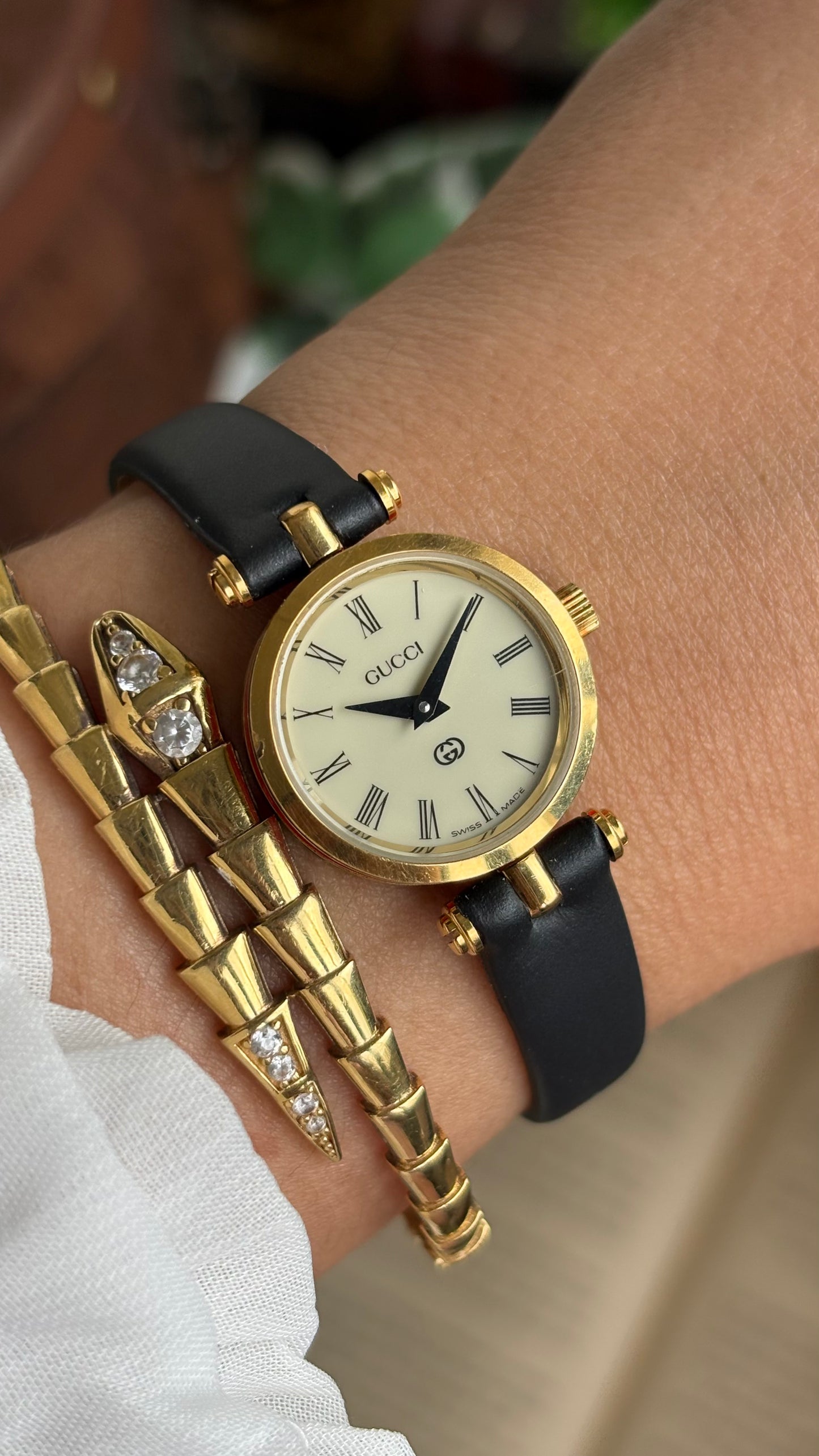 Vintage Gucci Women’s Dress Watch in Black Leather Strap Rare Cherryline Bezel Accent in Roman Dial with Gucci Box