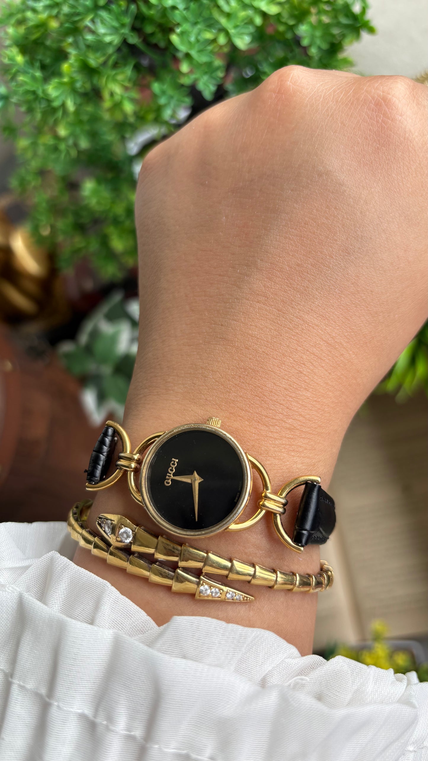 Vintage Gucci Rare Women’s Dress Watch in Black Leather Strap with Gucci Box