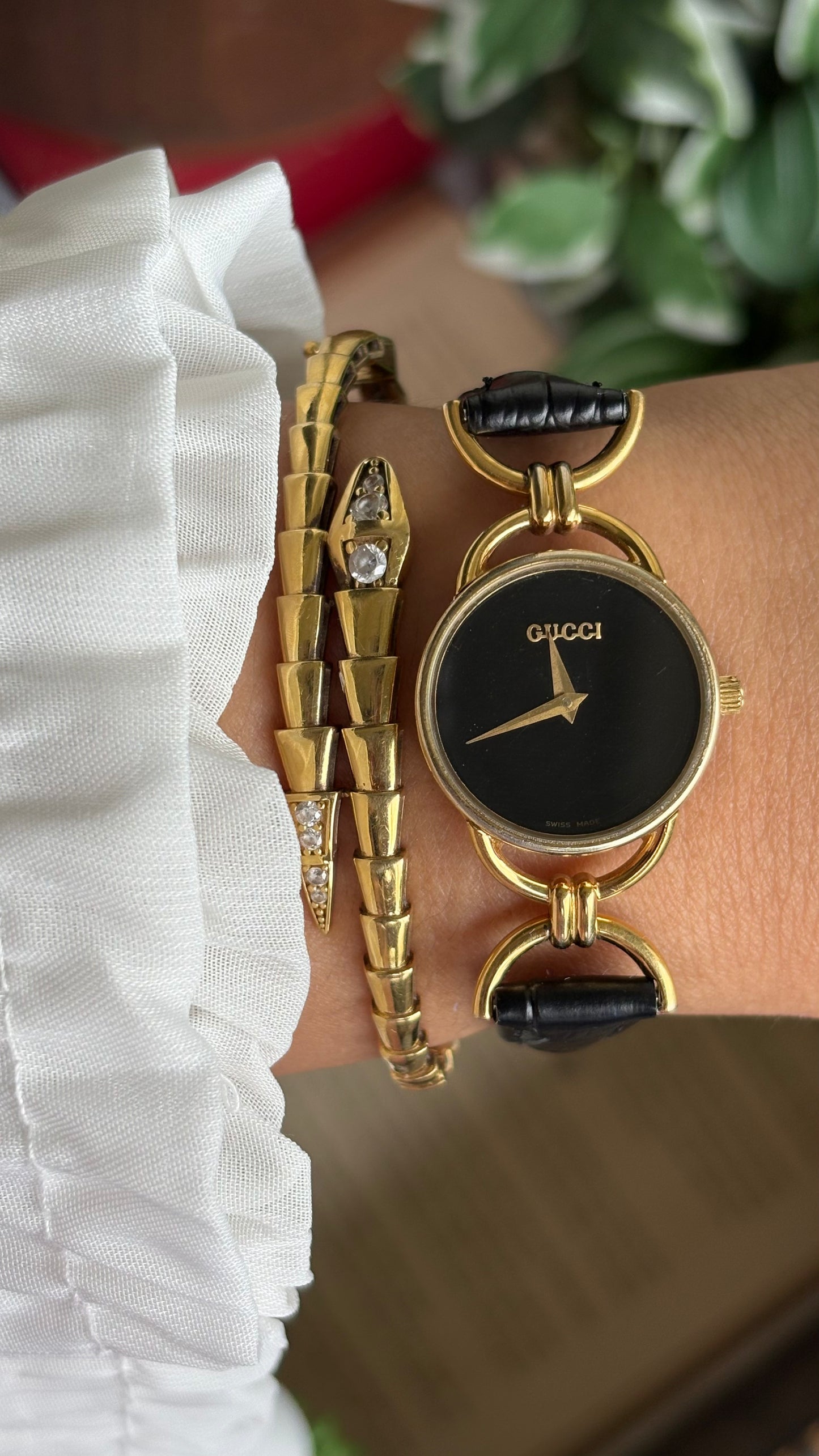 Vintage Gucci Rare Women’s Dress Watch in Black Leather Strap with Gucci Box