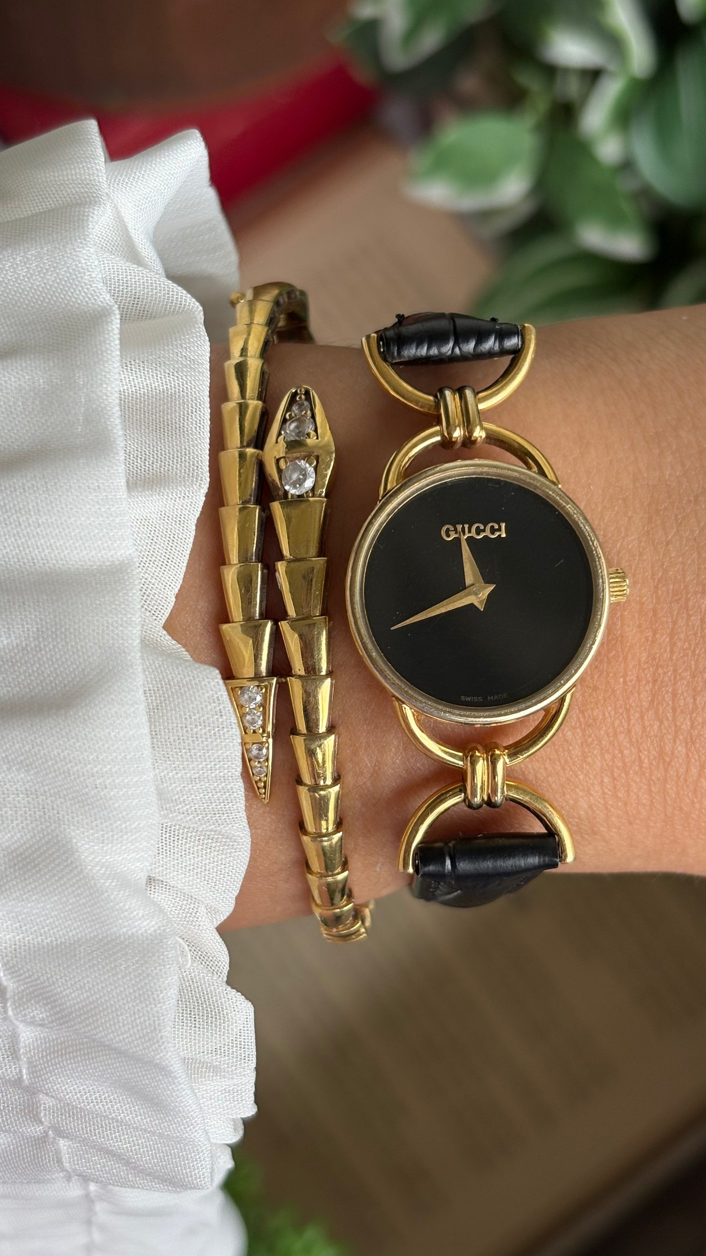 Vintage Gucci Rare Women’s Dress Watch in Black Leather Strap with Gucci Box