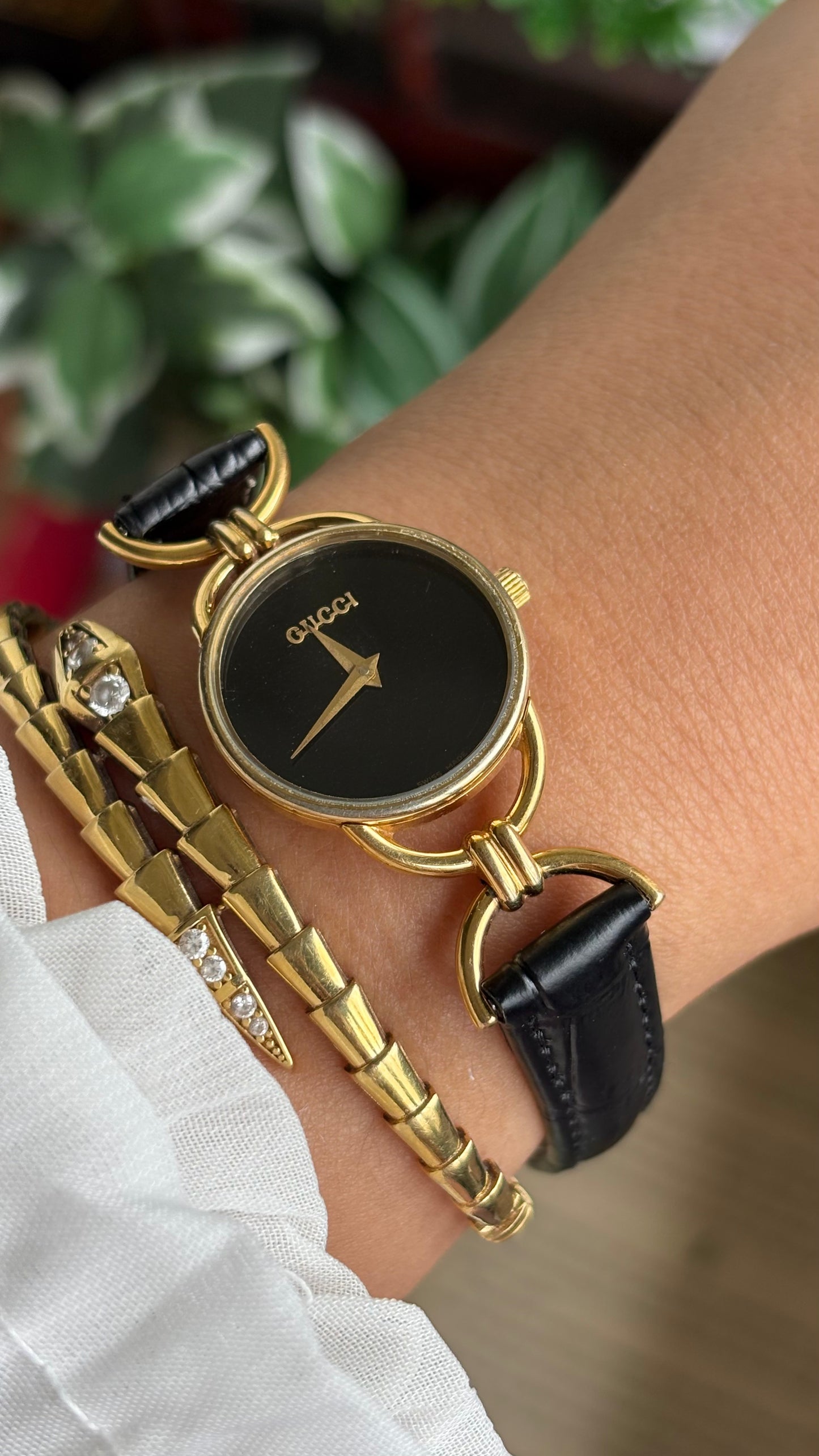 Vintage Gucci Rare Women’s Dress Watch in Black Leather Strap with Gucci Box
