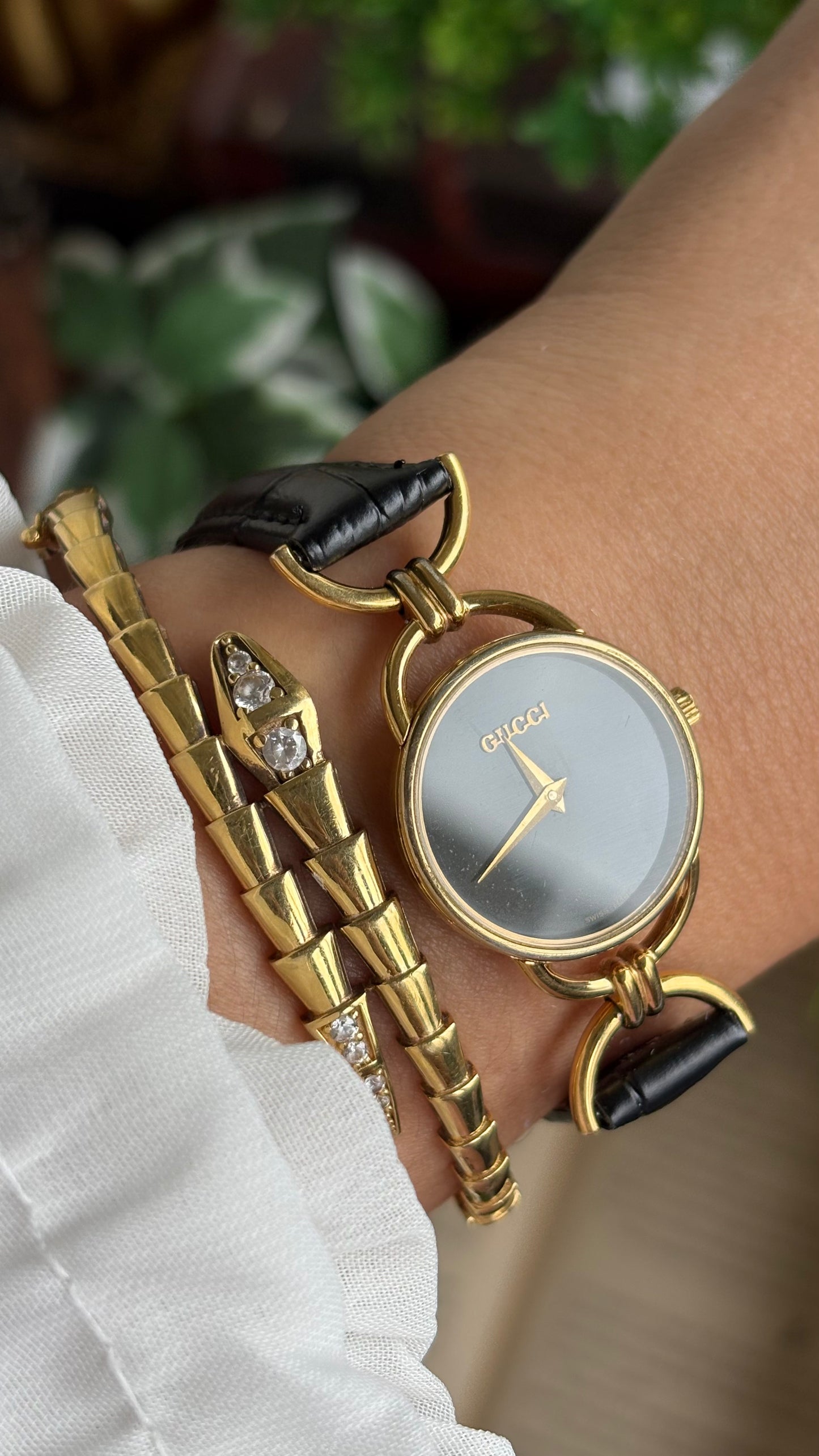 Vintage Gucci Rare Women’s Dress Watch in Black Leather Strap with Gucci Box