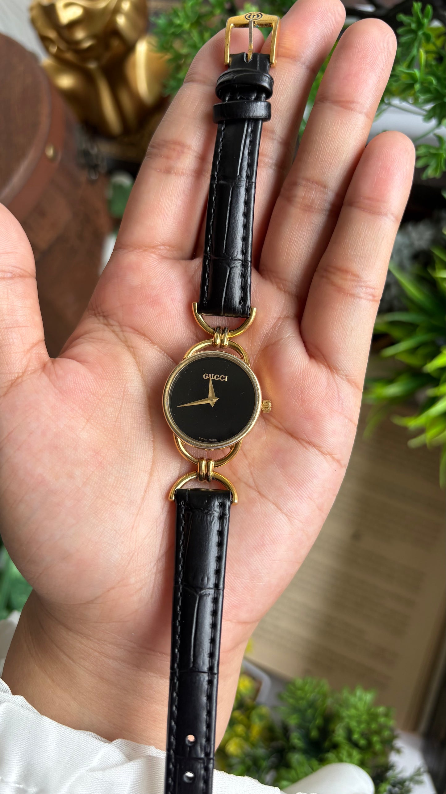 Vintage Gucci Rare Women’s Dress Watch in Black Leather Strap with Gucci Box