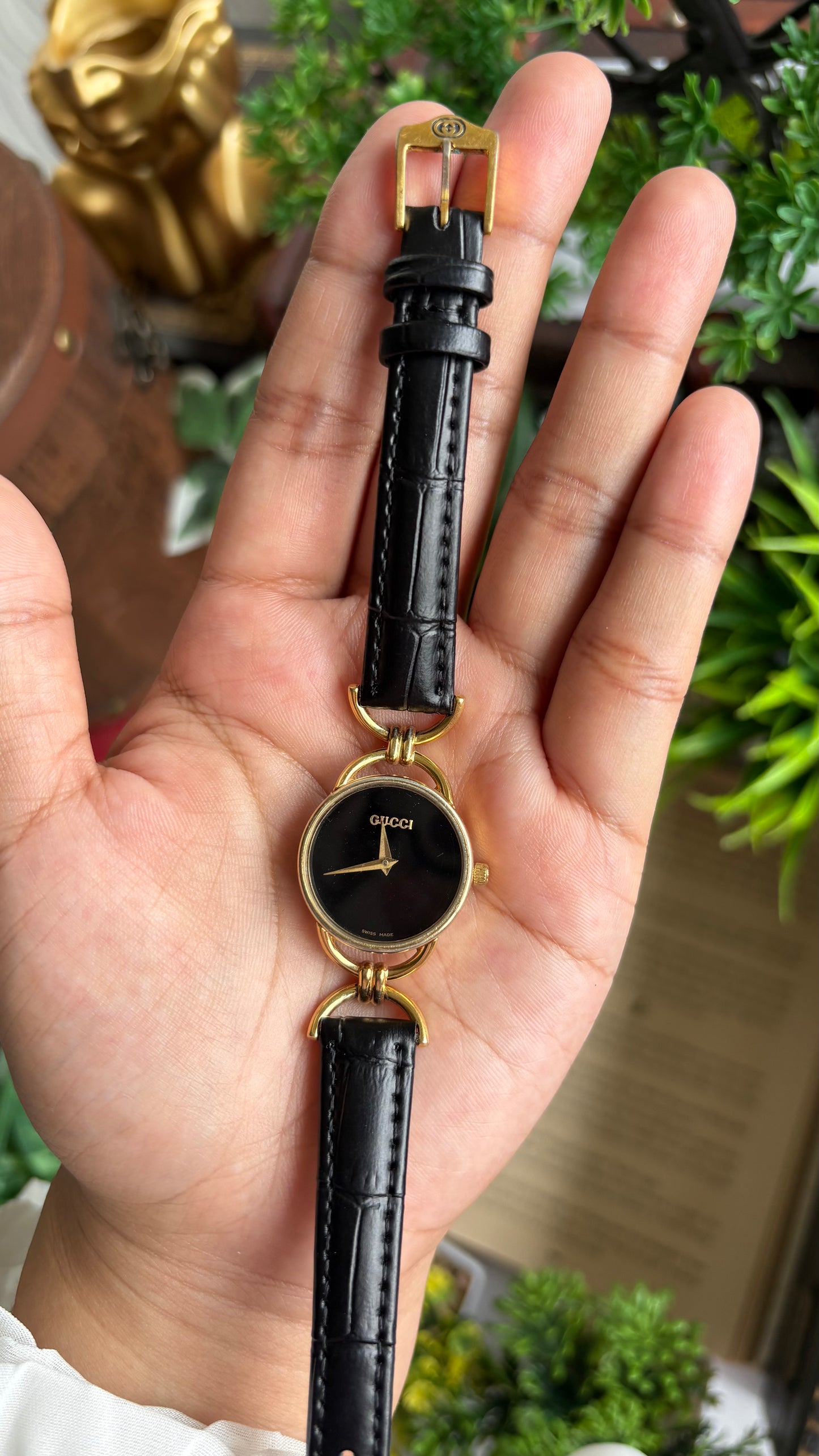 Vintage Gucci Rare Women’s Dress Watch in Black Leather Strap with Gucci Box