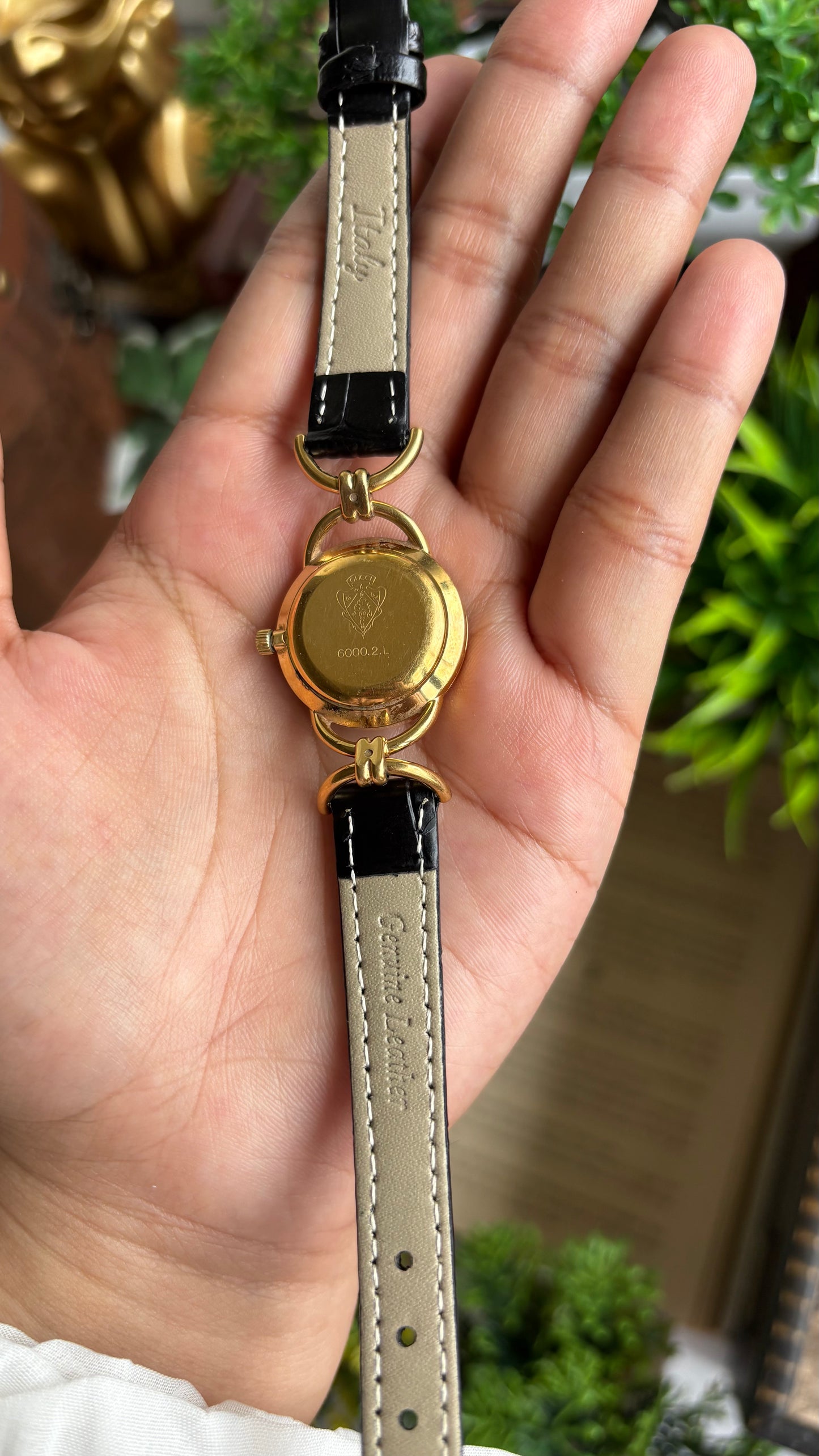 Vintage Gucci Rare Women’s Dress Watch in Black Leather Strap with Gucci Box