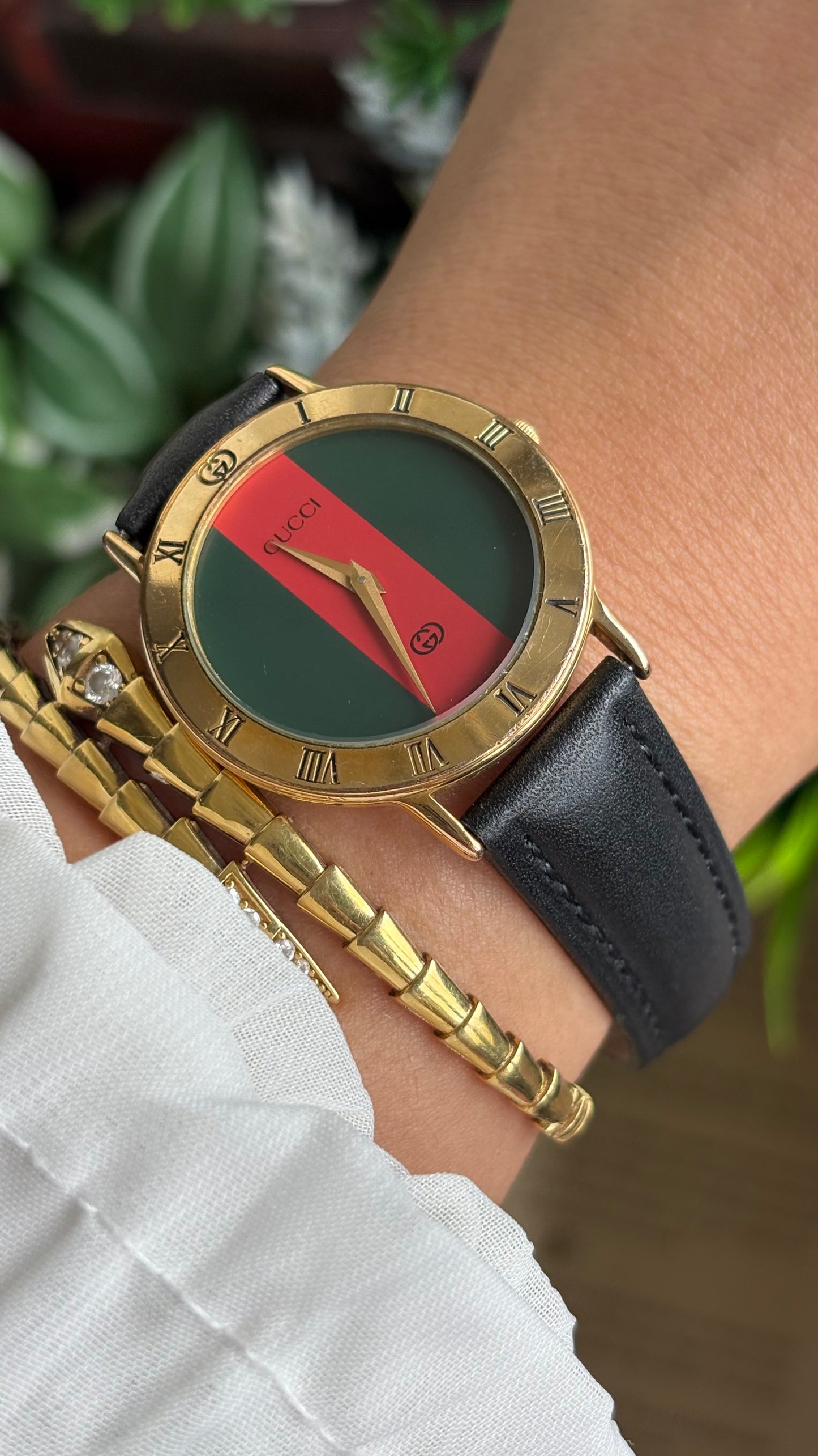 Vintage Gucci Men’s Dress Watch in Black Leather Strap Cherryline Dial with Gucci Box