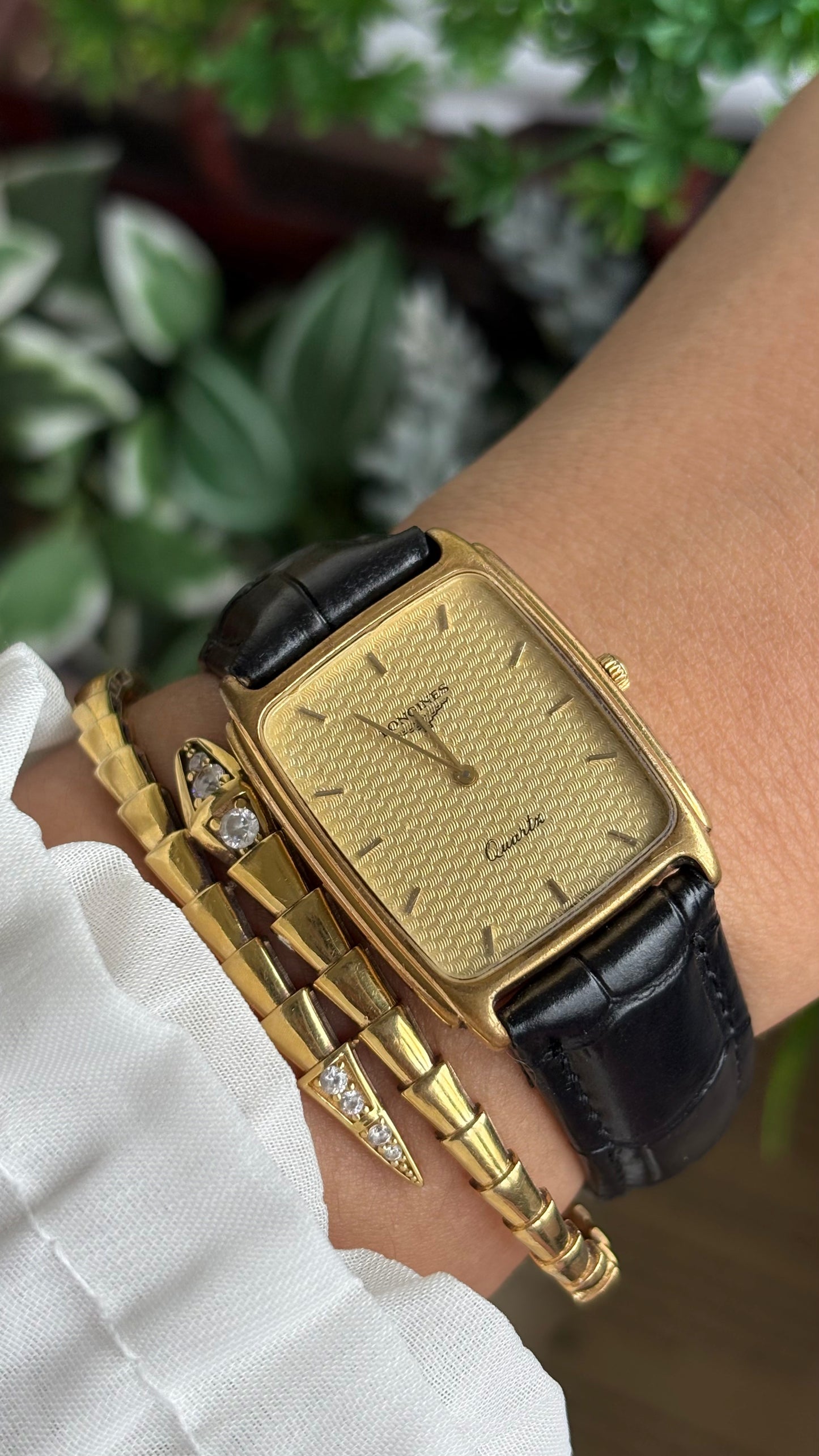 Vintage Longines Men’s Dress Watch in Black Leather Strap