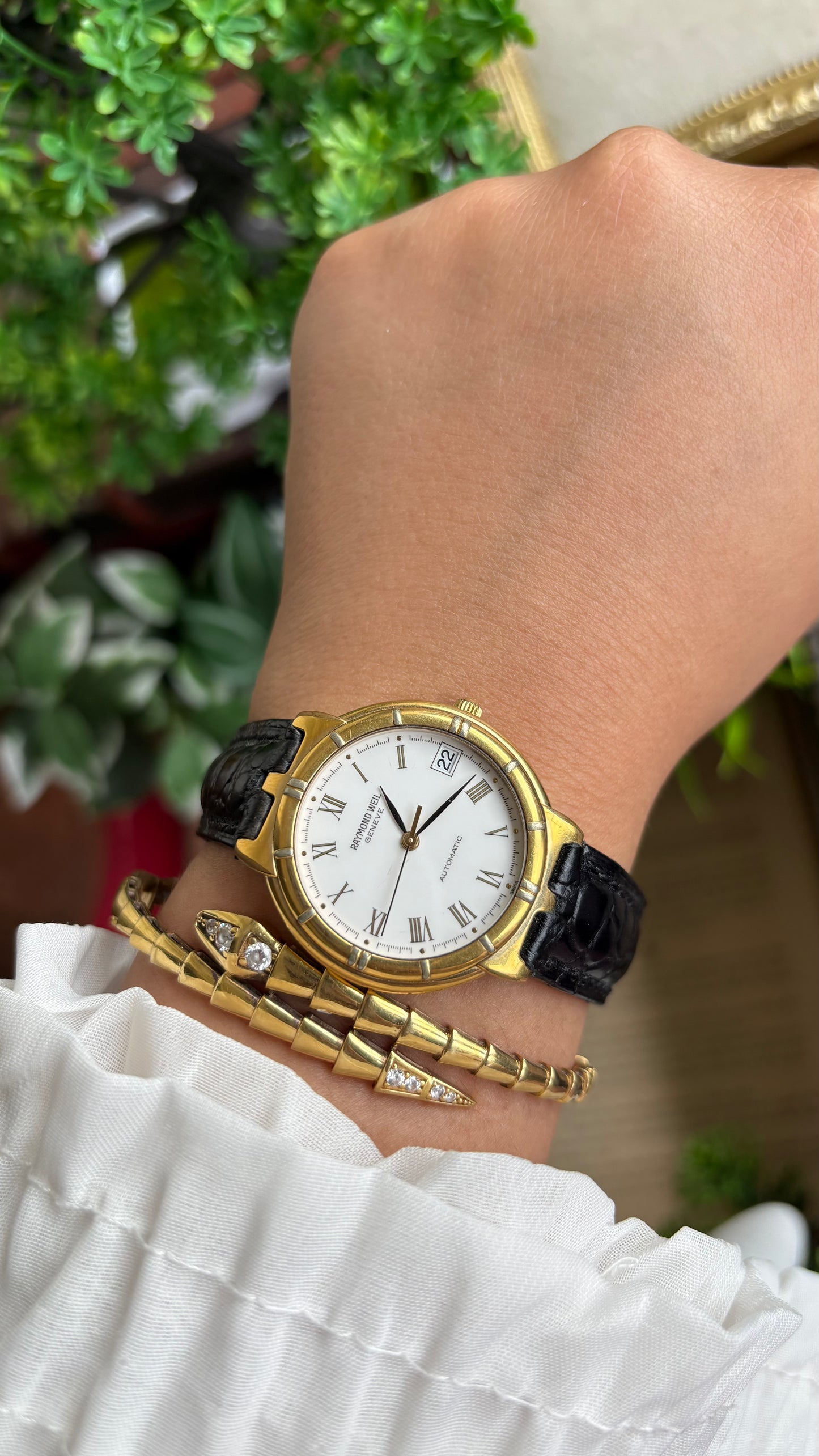 Vintage Raymond Weil Automatic Men’s Dress Watch in Black Leather Strap with Window Date Roman Dial