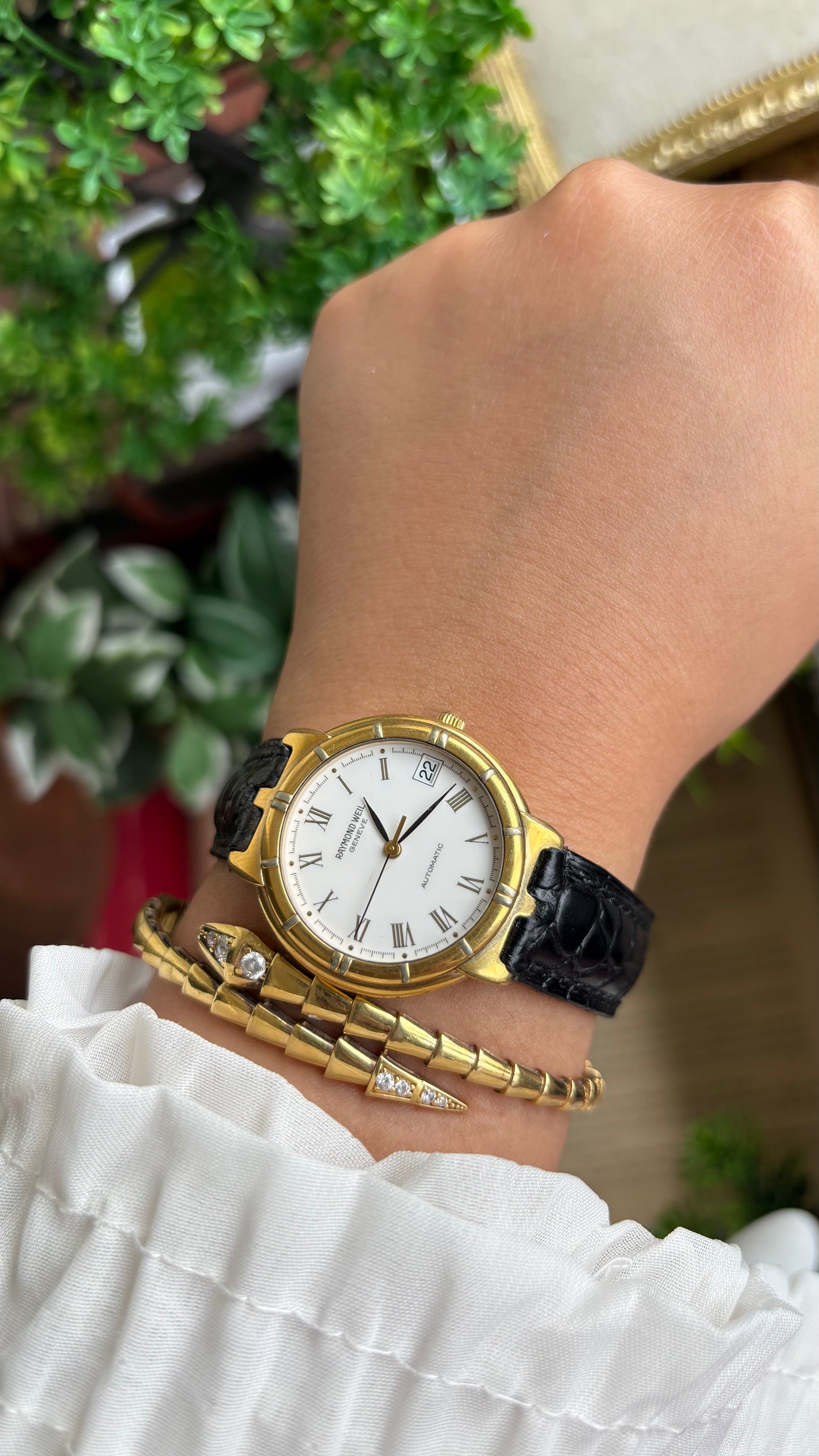 Vintage Raymond Weil Automatic Men’s Dress Watch in Black Leather Strap with Window Date Roman Dial