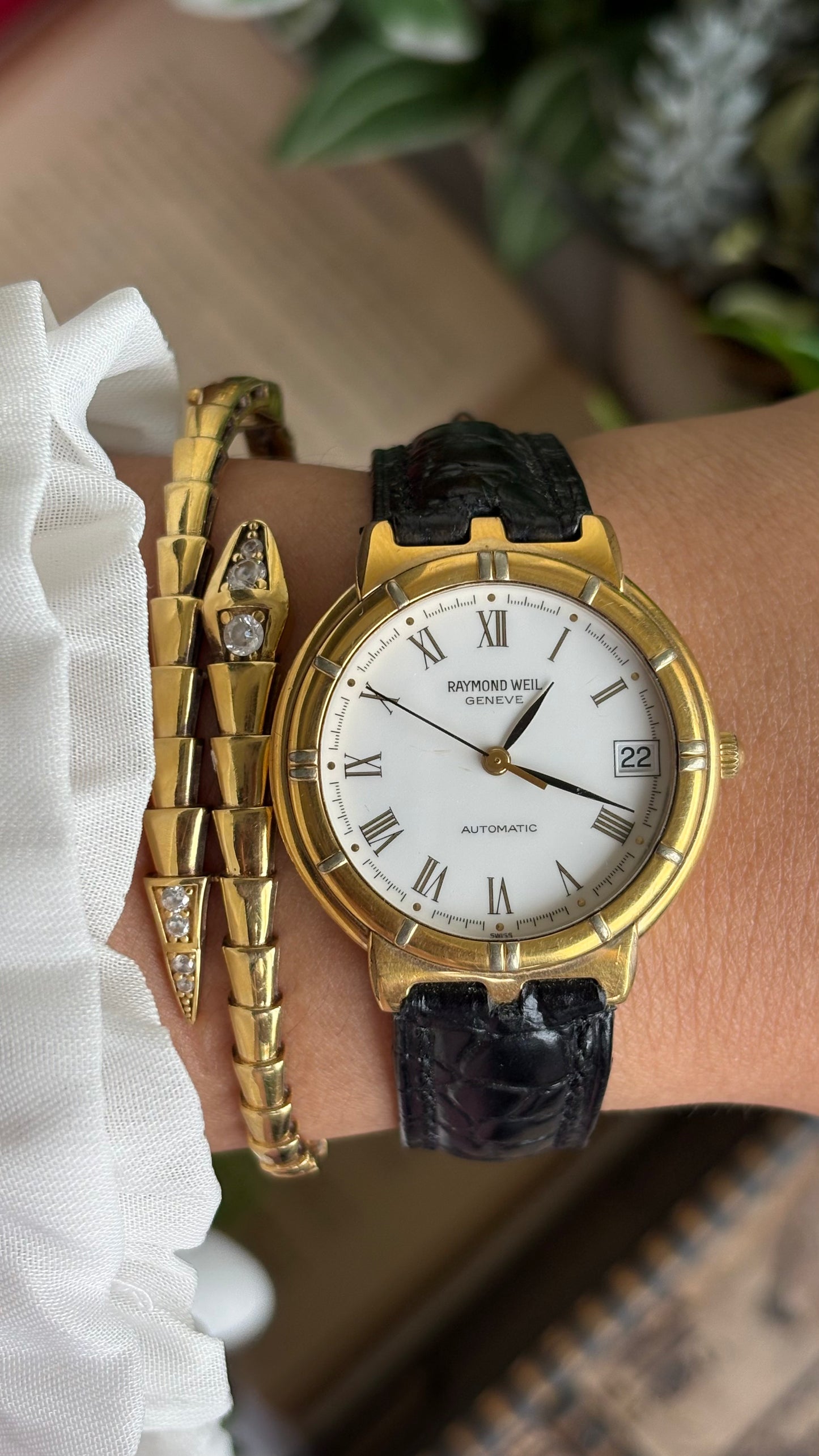 Vintage Raymond Weil Automatic Men’s Dress Watch in Black Leather Strap with Window Date Roman Dial