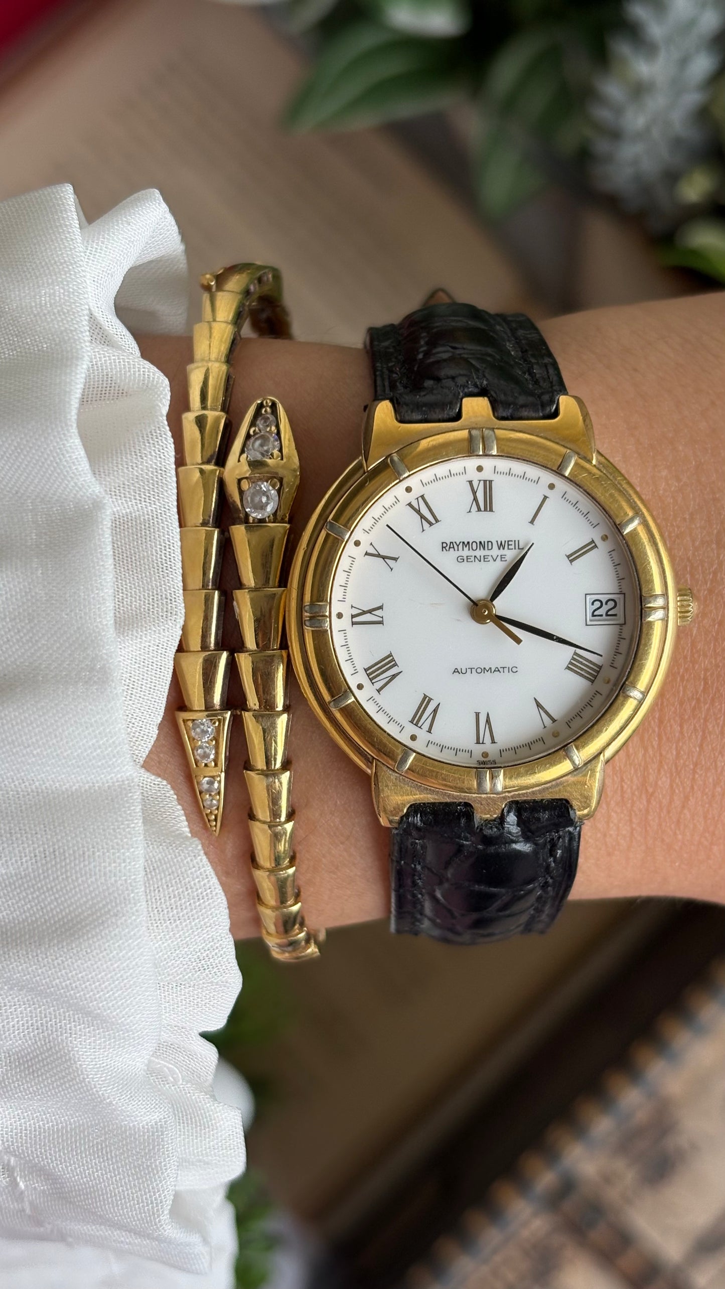 Vintage Raymond Weil Automatic Men’s Dress Watch in Black Leather Strap with Window Date Roman Dial