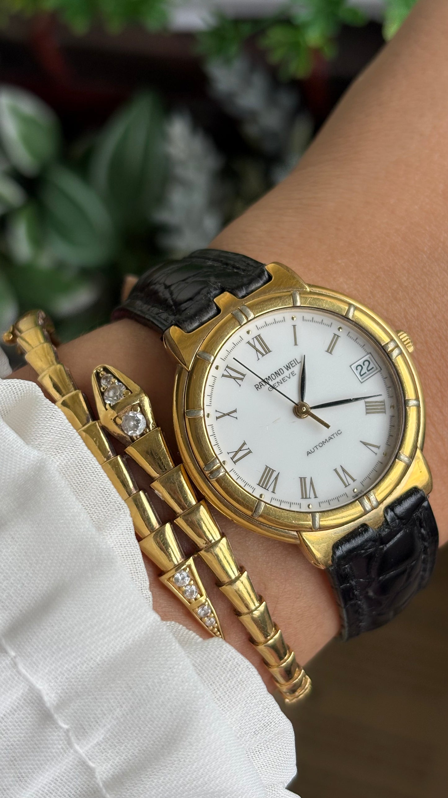 Vintage Raymond Weil Automatic Men’s Dress Watch in Black Leather Strap with Window Date Roman Dial