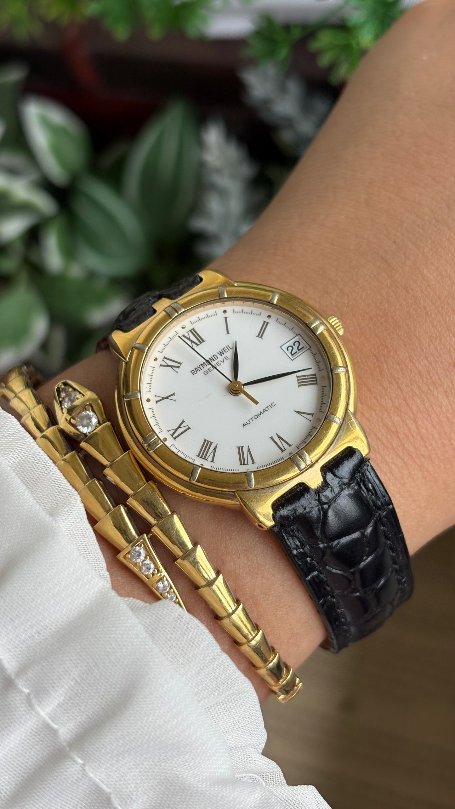 Vintage Raymond Weil Automatic Men’s Dress Watch in Black Leather Strap with Window Date Roman Dial
