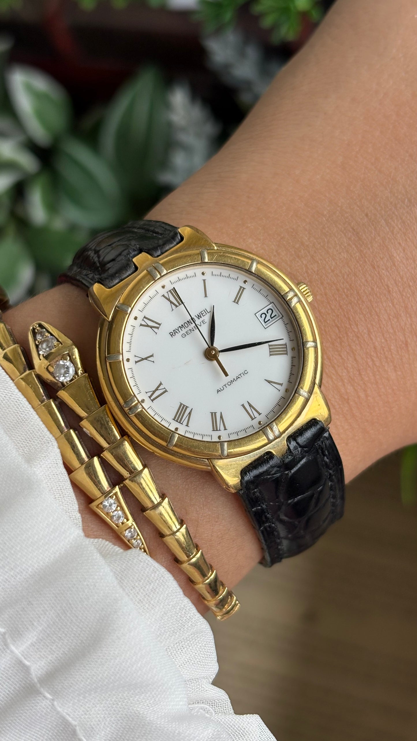 Vintage Raymond Weil Automatic Men’s Dress Watch in Black Leather Strap with Window Date Roman Dial