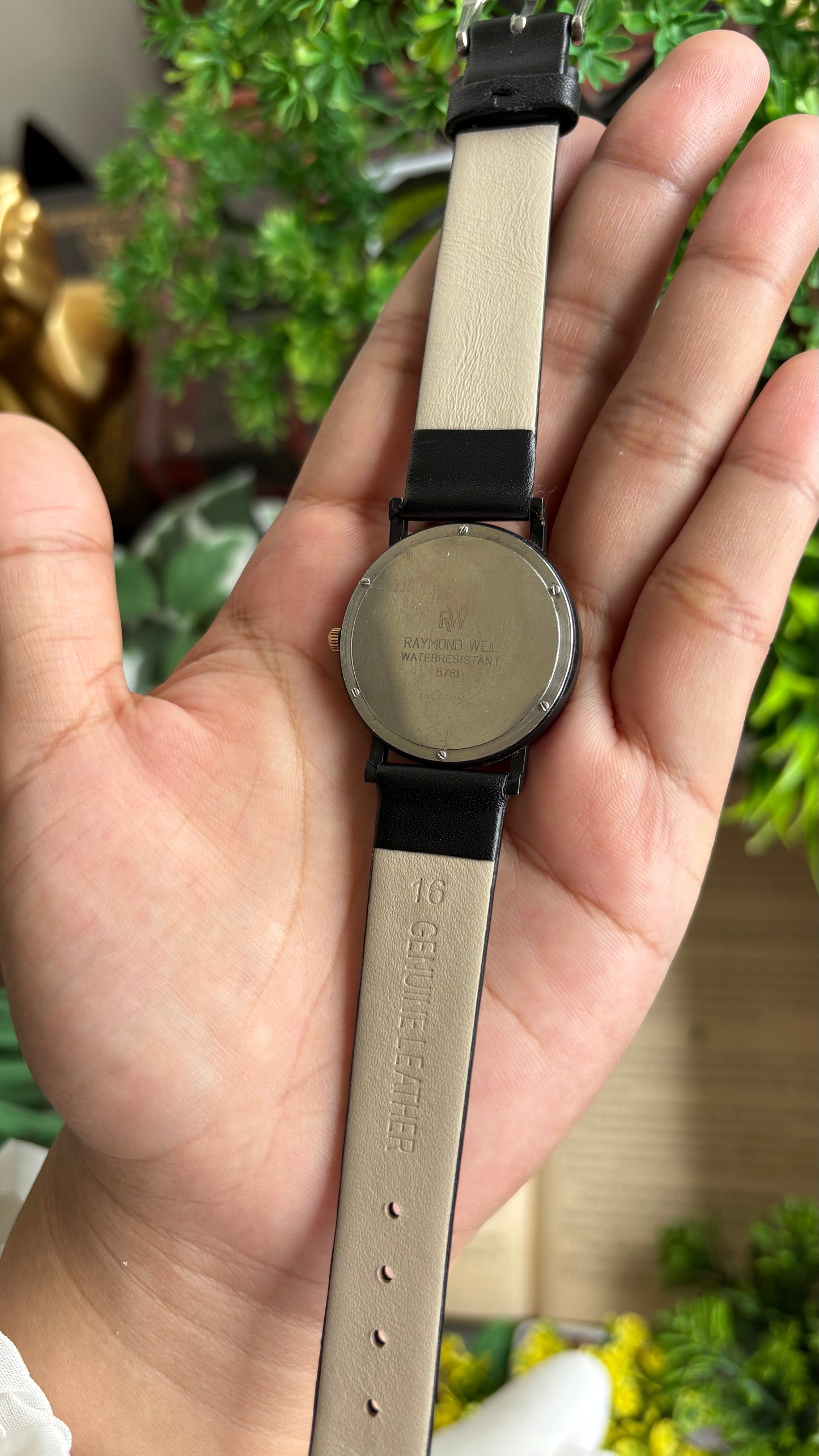 Vintage Raymond Weil Men’s Dress Watch in Black Leather Strap