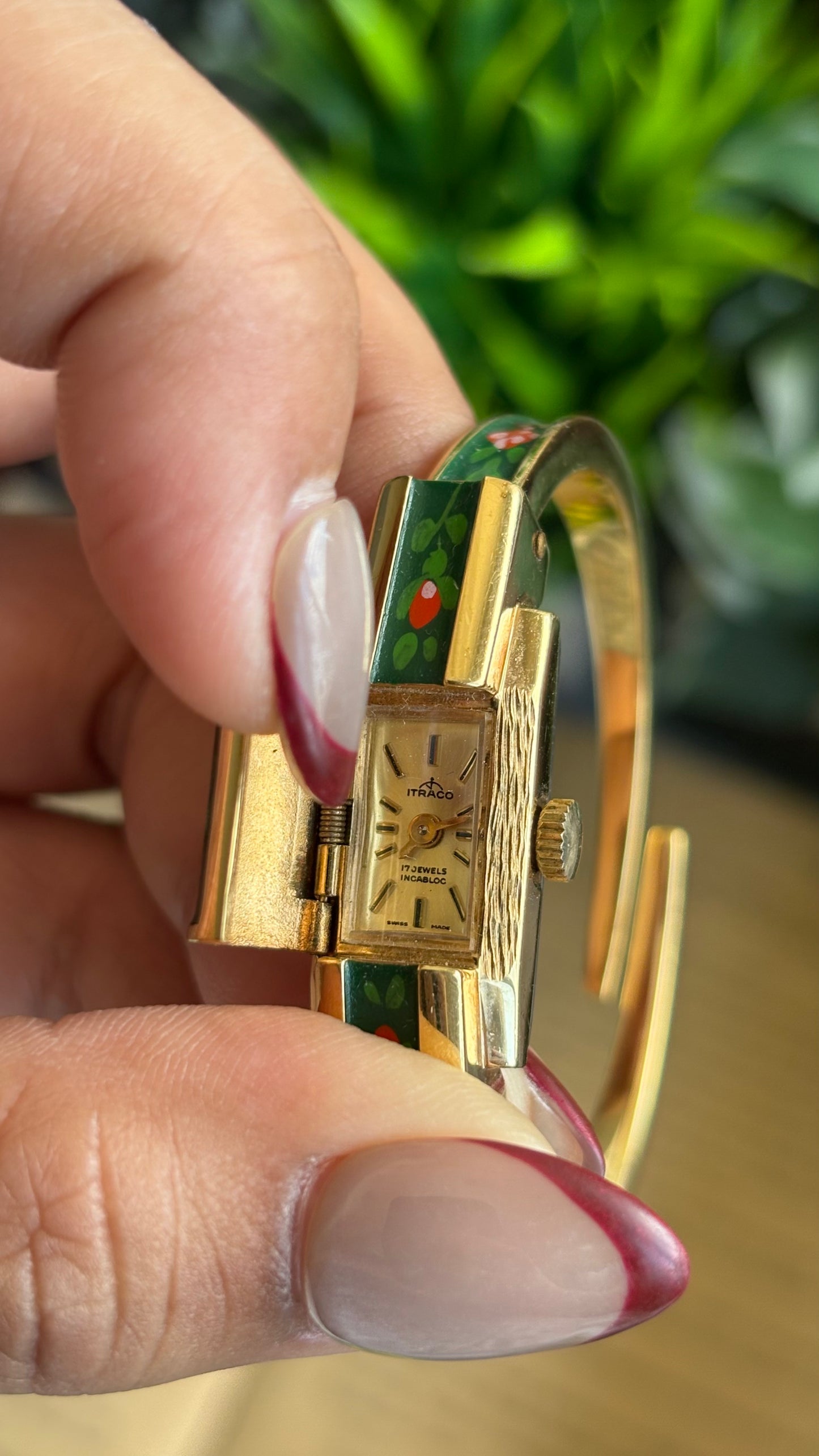 Extremely Rare Vintage Flower Peekaboo Watch in Gold Tone Swiss Made
