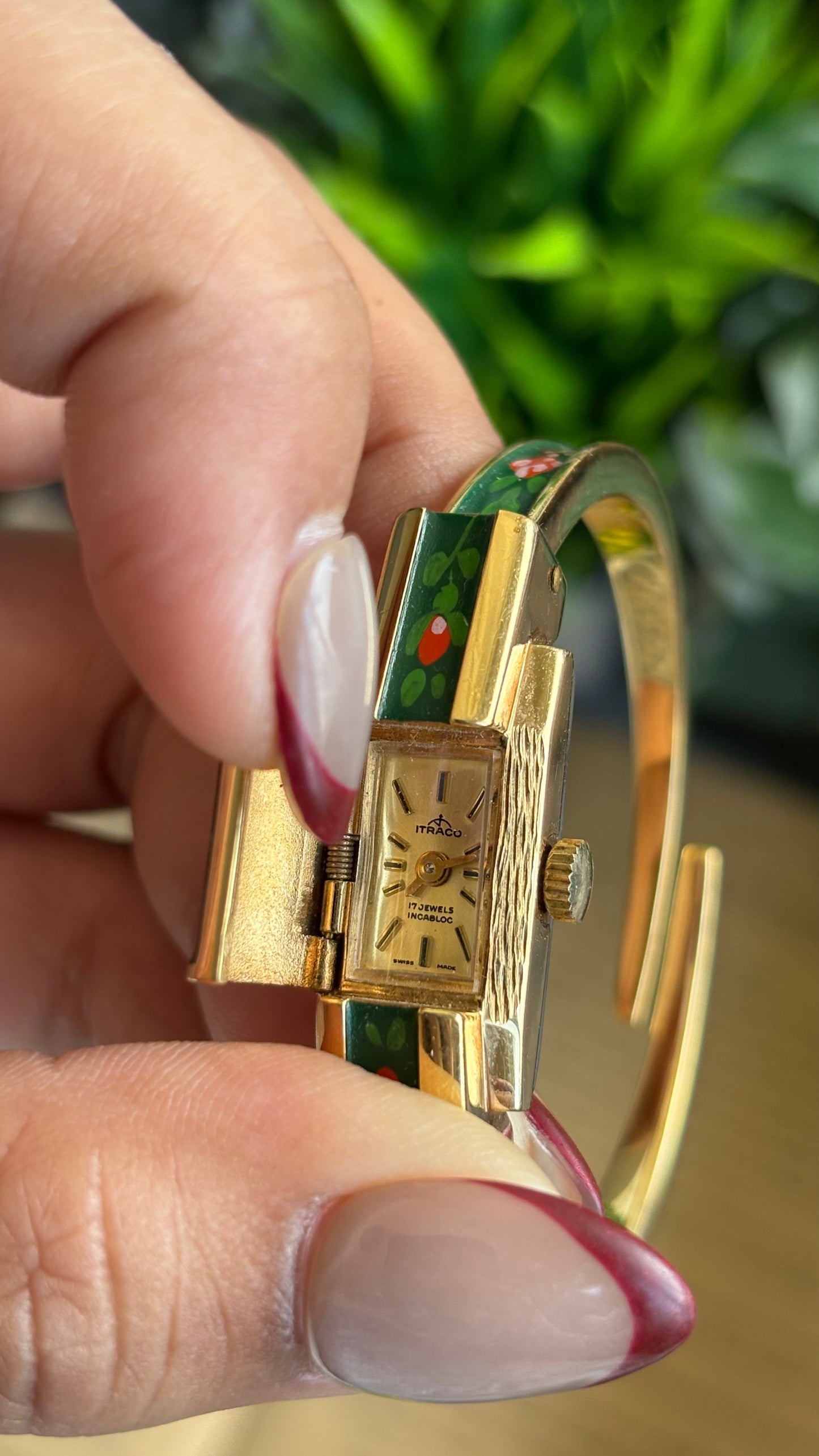 Extremely Rare Vintage Flower Peekaboo Watch in Gold Tone Swiss Made