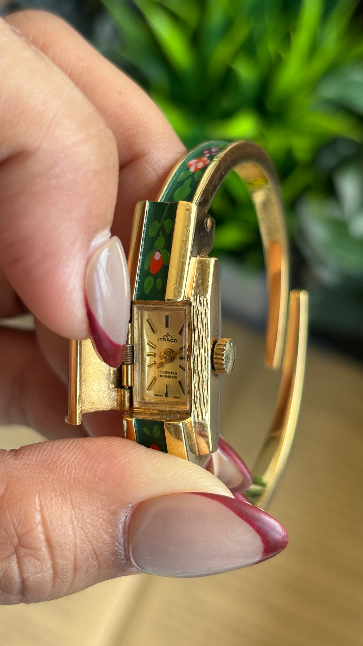 Extremely Rare Vintage Flower Peekaboo Watch in Gold Tone Swiss Made