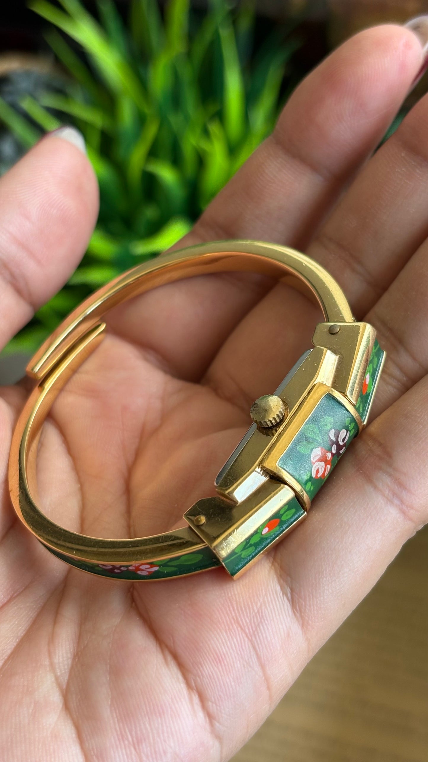 Extremely Rare Vintage Flower Peekaboo Watch in Gold Tone Swiss Made
