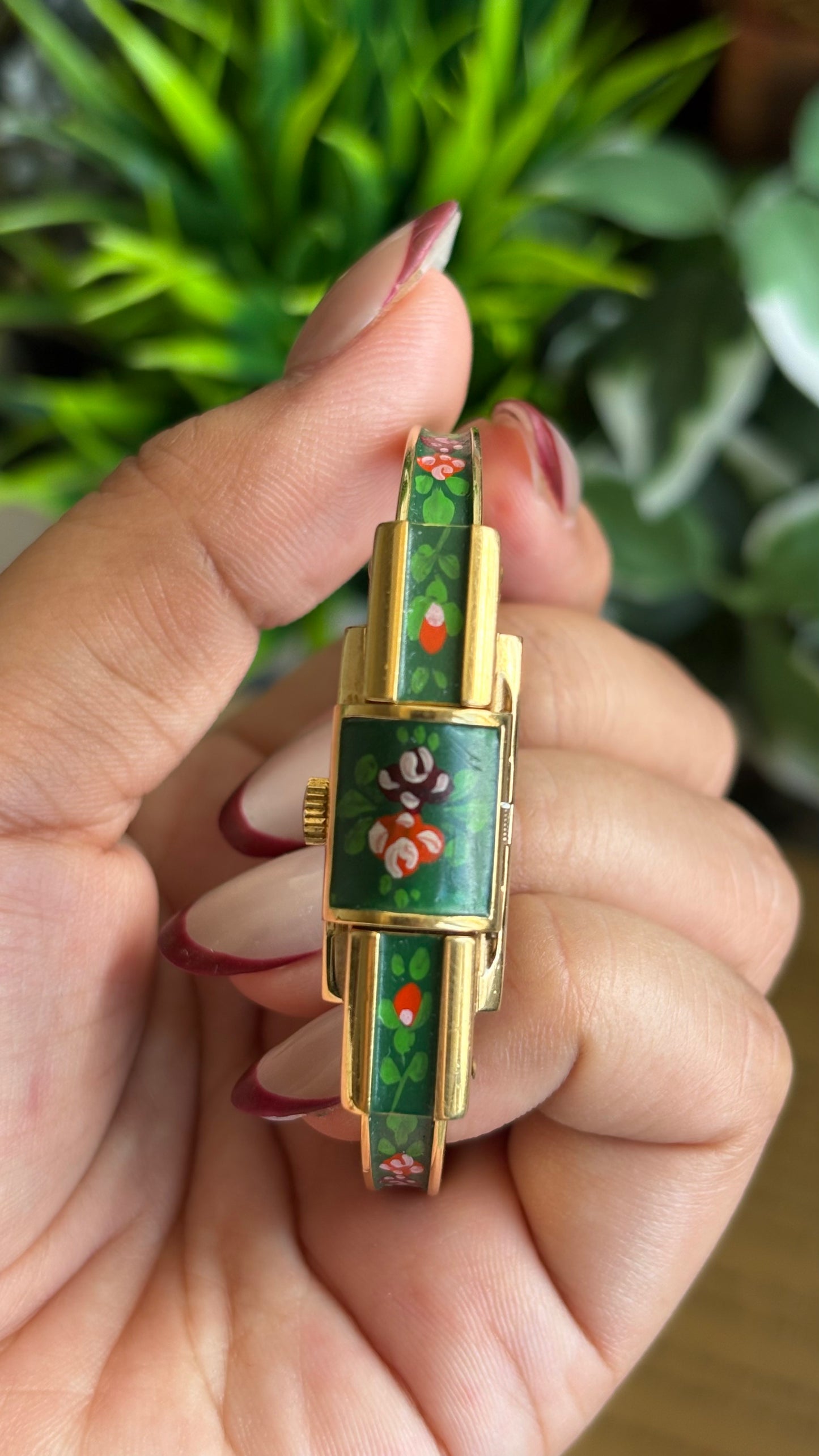 Extremely Rare Vintage Flower Peekaboo Watch in Gold Tone Swiss Made
