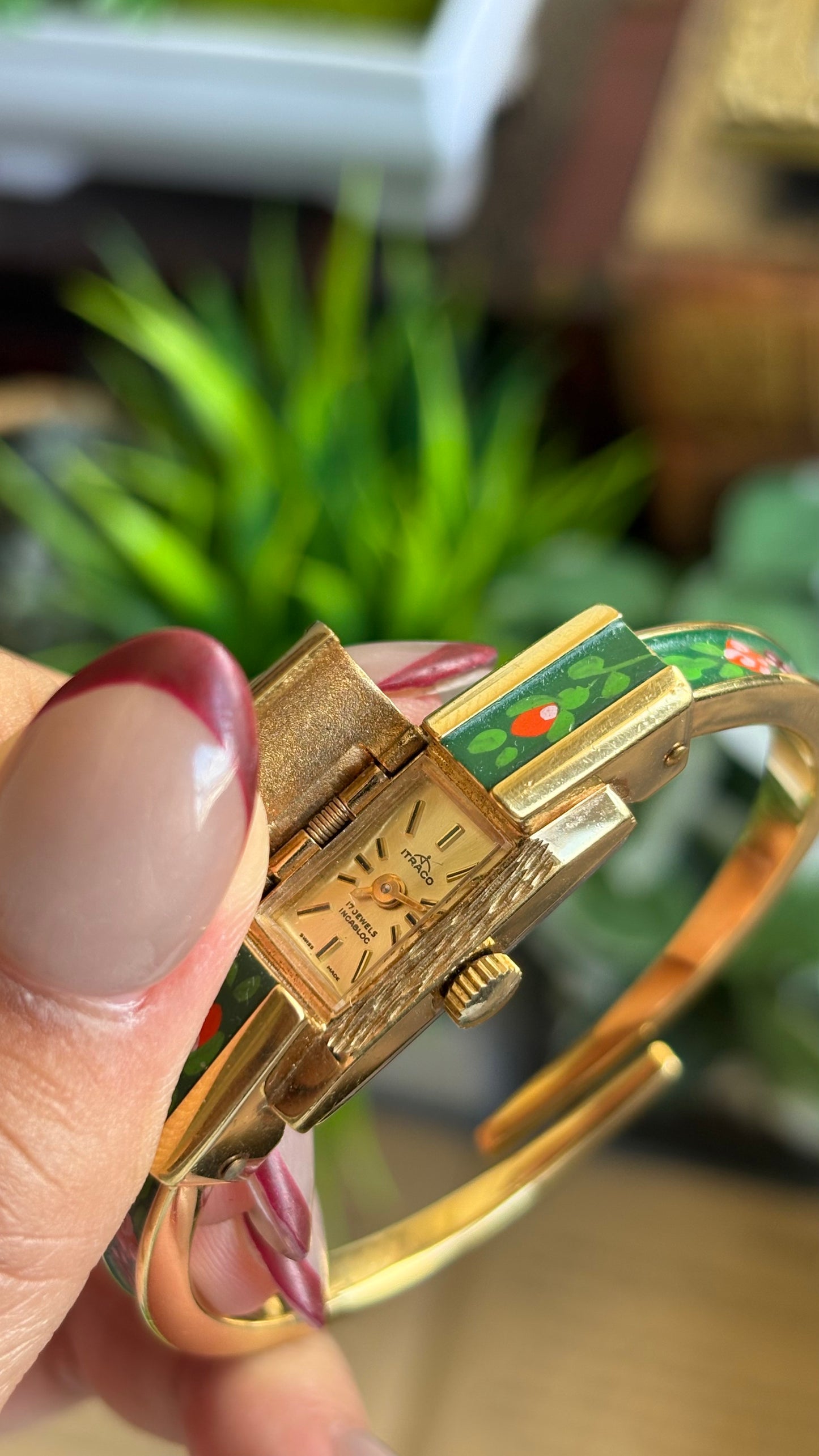 Extremely Rare Vintage Flower Peekaboo Watch in Gold Tone Swiss Made
