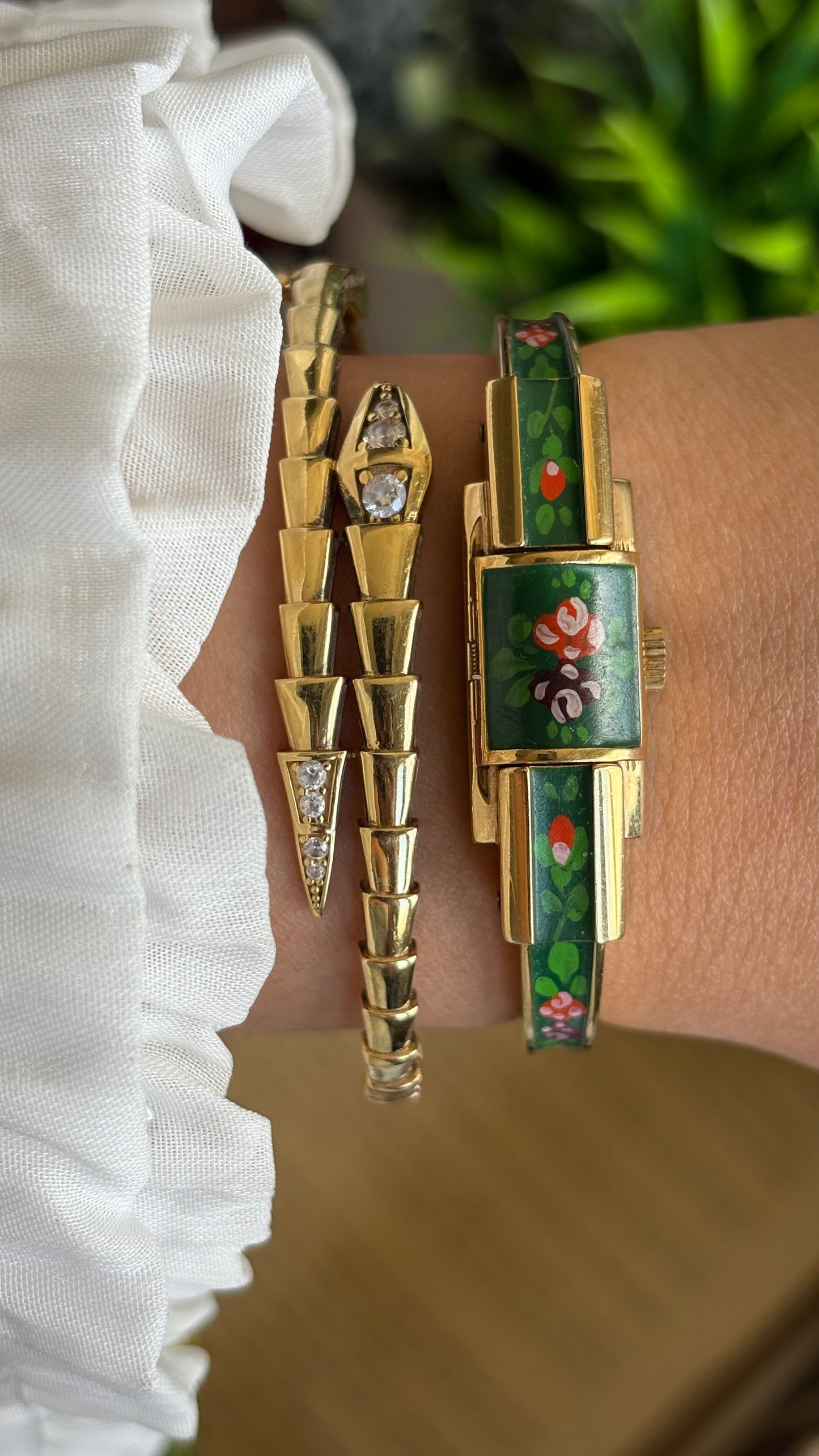 Extremely Rare Vintage Flower Peekaboo Watch in Gold Tone Swiss Made