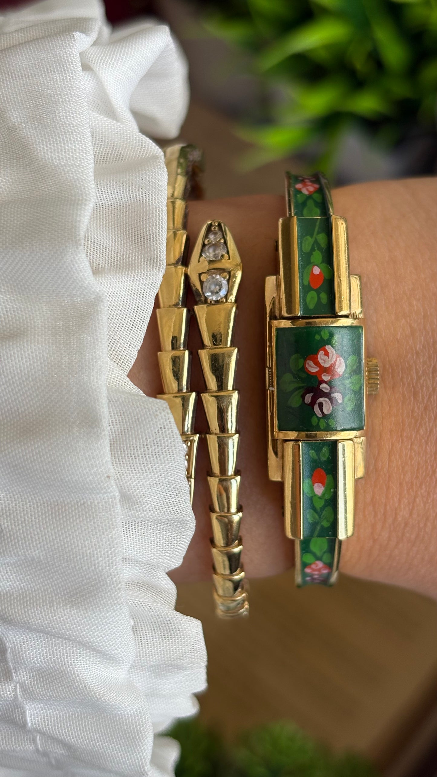 Extremely Rare Vintage Flower Peekaboo Watch in Gold Tone Swiss Made