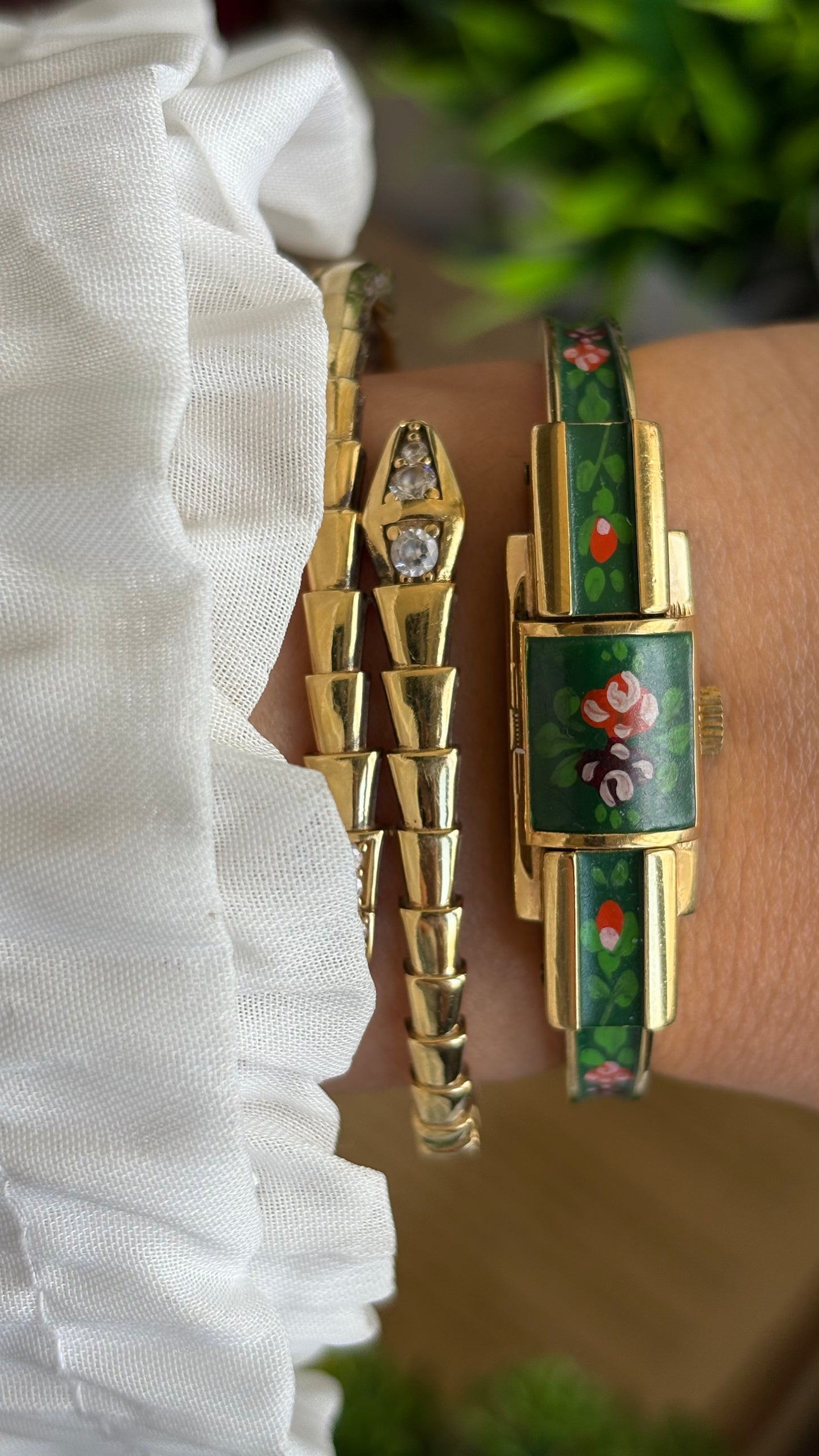 Extremely Rare Vintage Flower Peekaboo Watch in Gold Tone Swiss Made