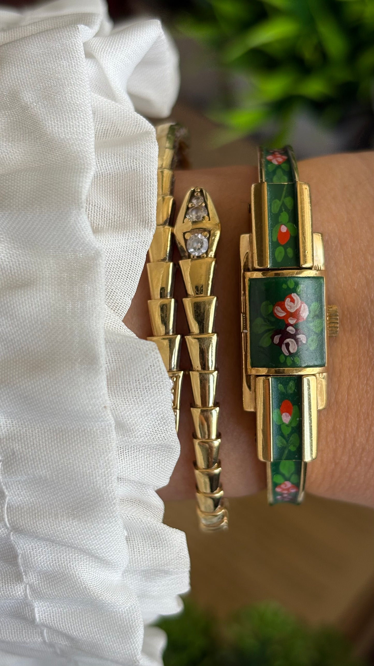 Extremely Rare Vintage Flower Peekaboo Watch in Gold Tone Swiss Made