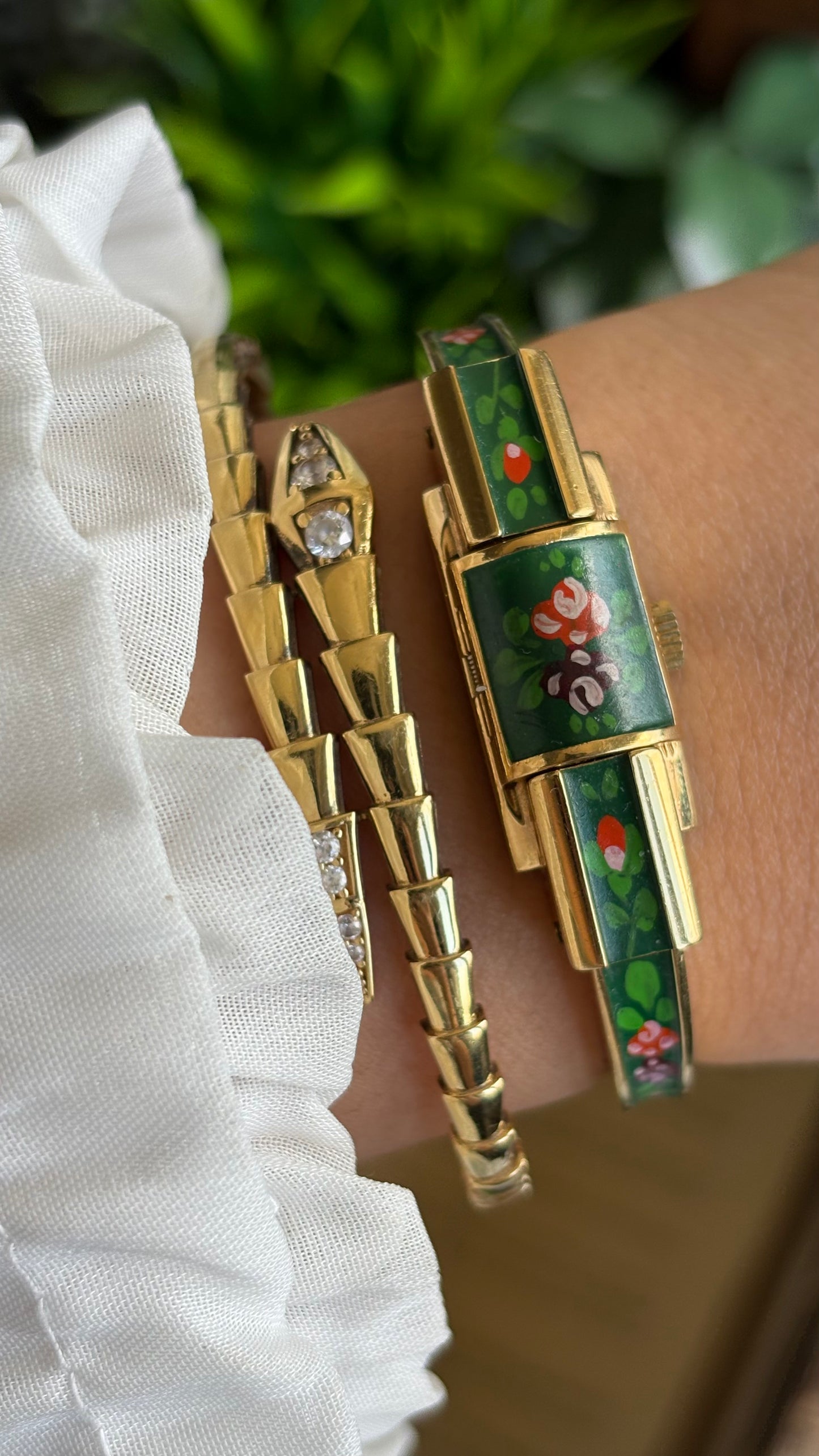 Extremely Rare Vintage Flower Peekaboo Watch in Gold Tone Swiss Made