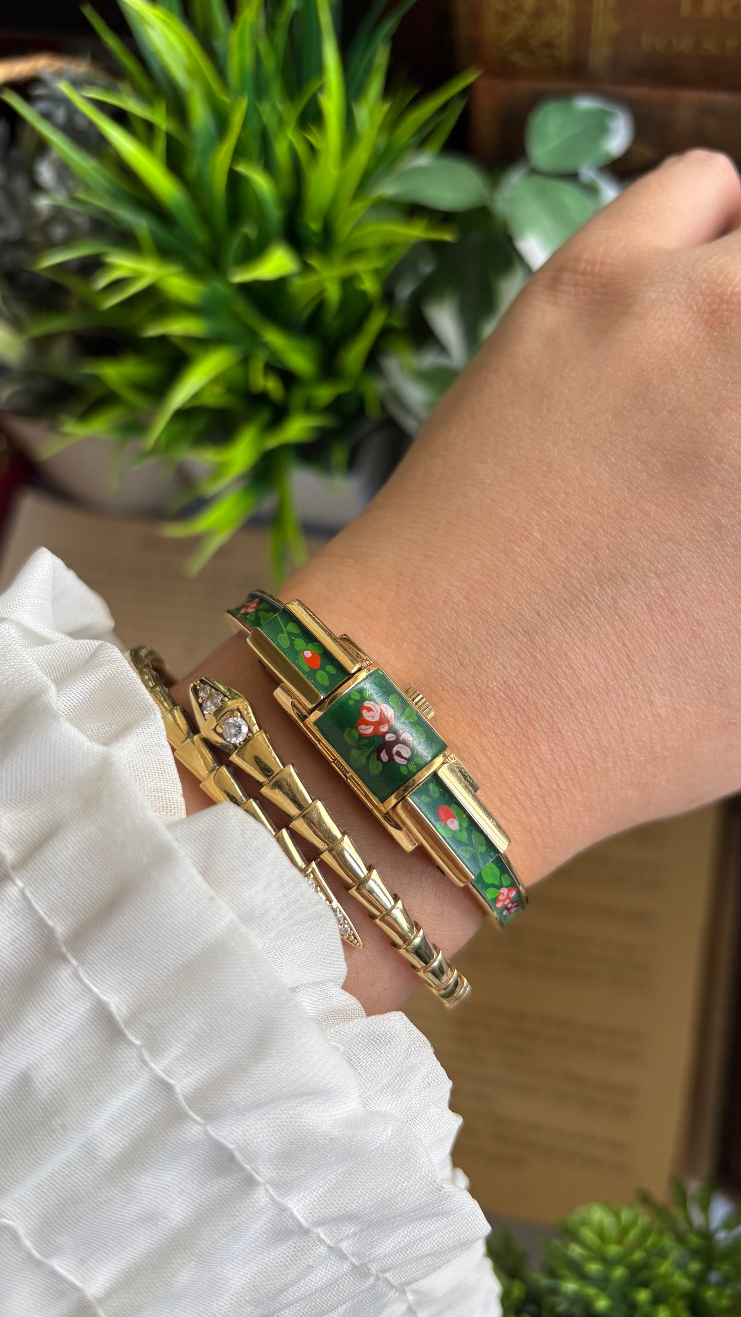 Extremely Rare Vintage Flower Peekaboo Watch in Gold Tone Swiss Made