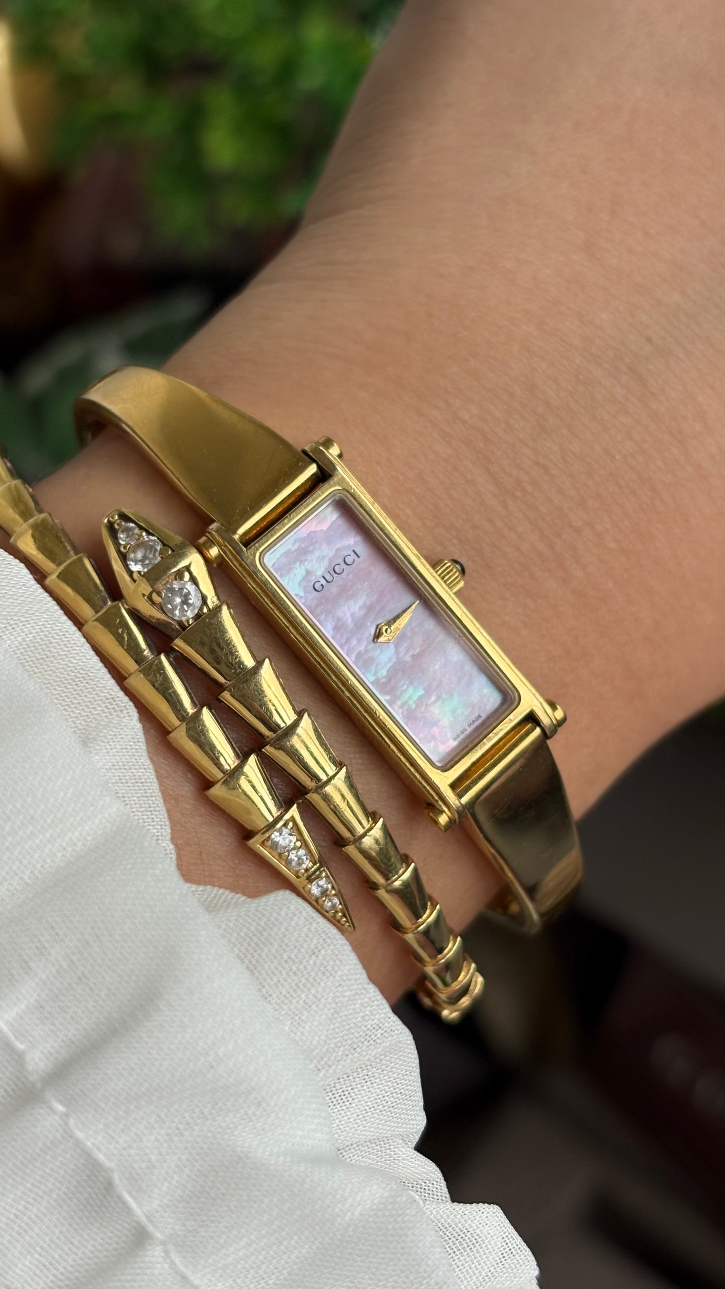 Vintage Gucci 1500L Watch in Gold Tone Mother of Pearl Pink Dial with Gucci Box