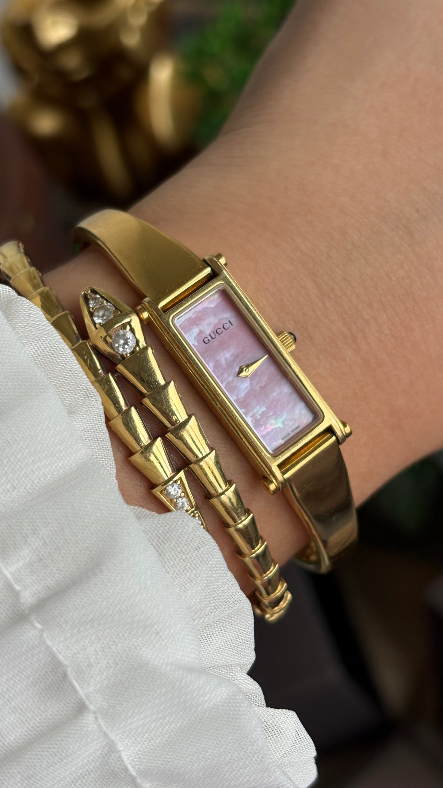 Vintage Gucci 1500L Watch in Gold Tone Mother of Pearl Pink Dial with Gucci Box