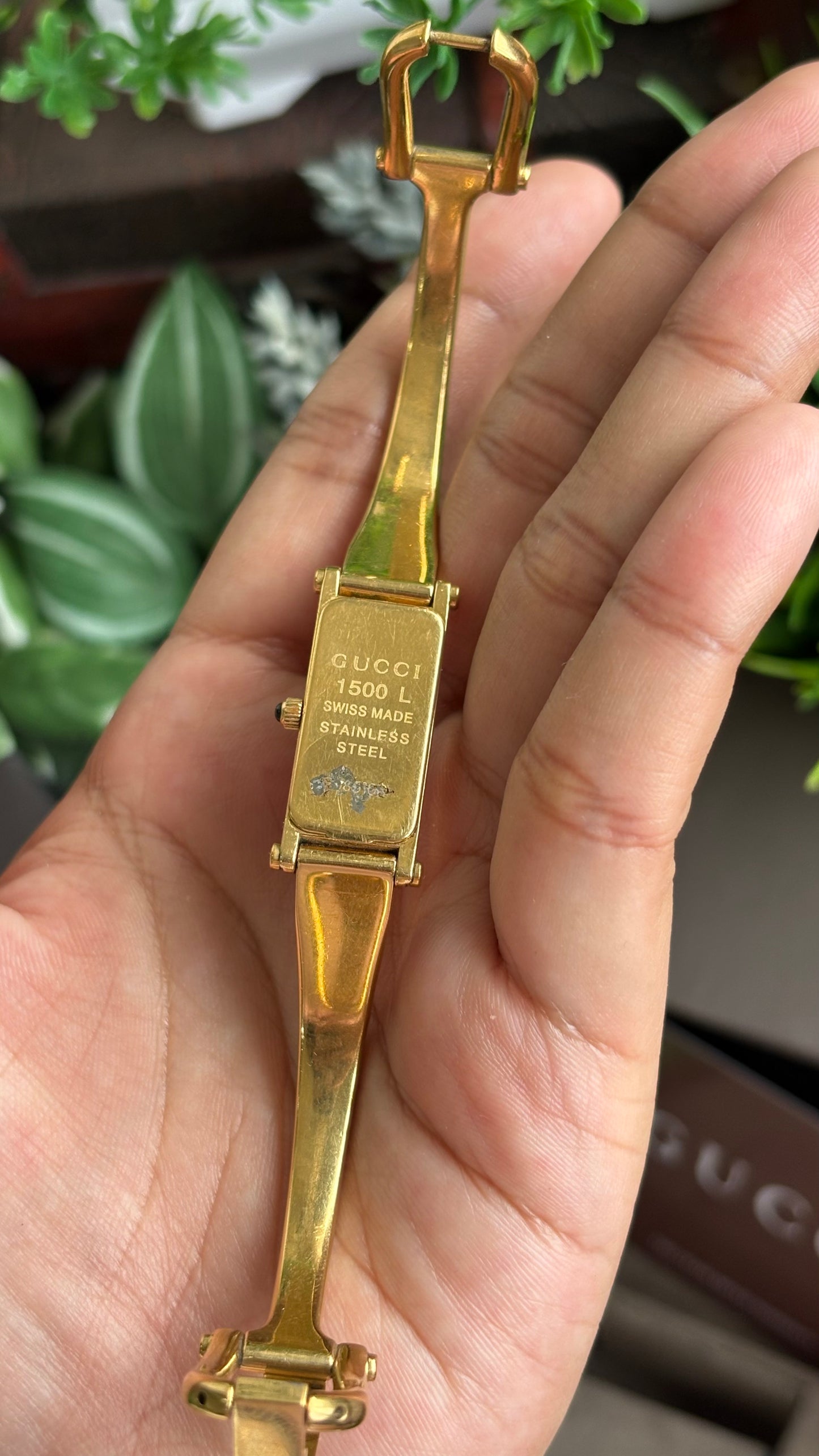 Vintage Gucci 1500L Watch in Gold Tone Mother of Pearl Pink Dial with Gucci Box