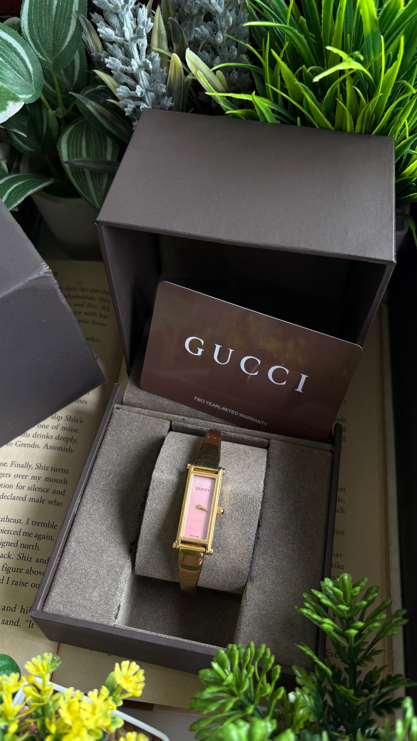 Vintage Gucci 1500L Watch in Gold Tone Mother of Pearl Pink Dial with Gucci Box