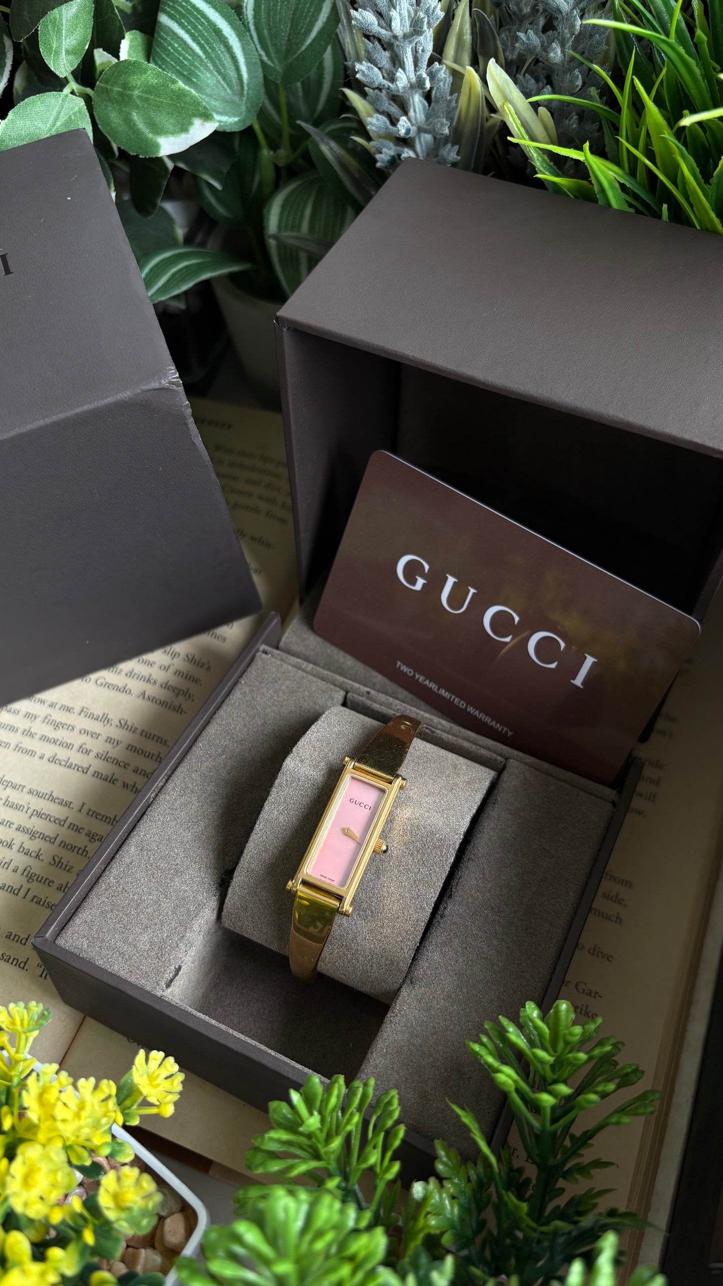 Vintage Gucci 1500L Watch in Gold Tone Mother of Pearl Pink Dial with Gucci Box
