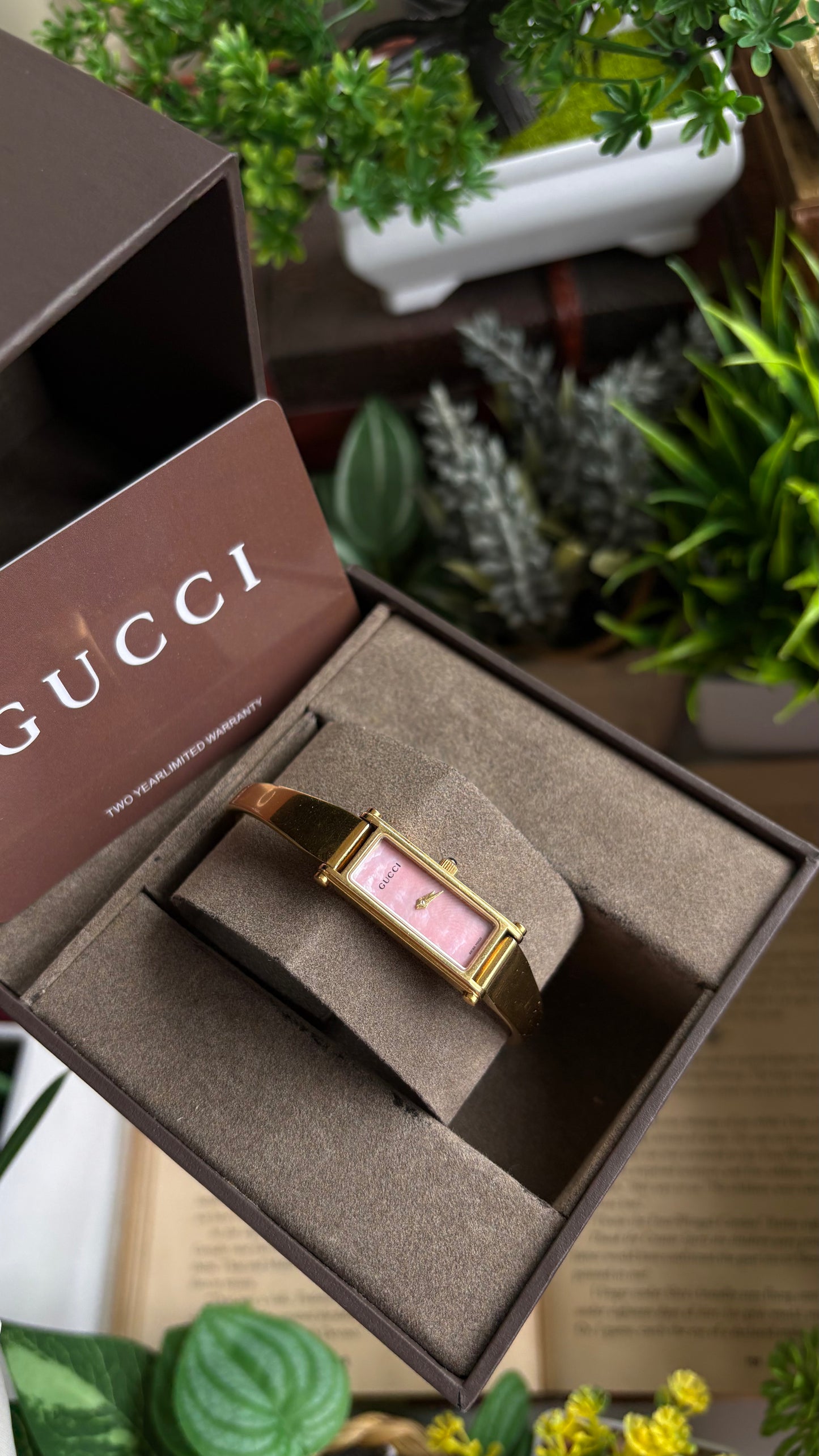 Vintage Gucci 1500L Watch in Gold Tone Mother of Pearl Pink Dial with Gucci Box