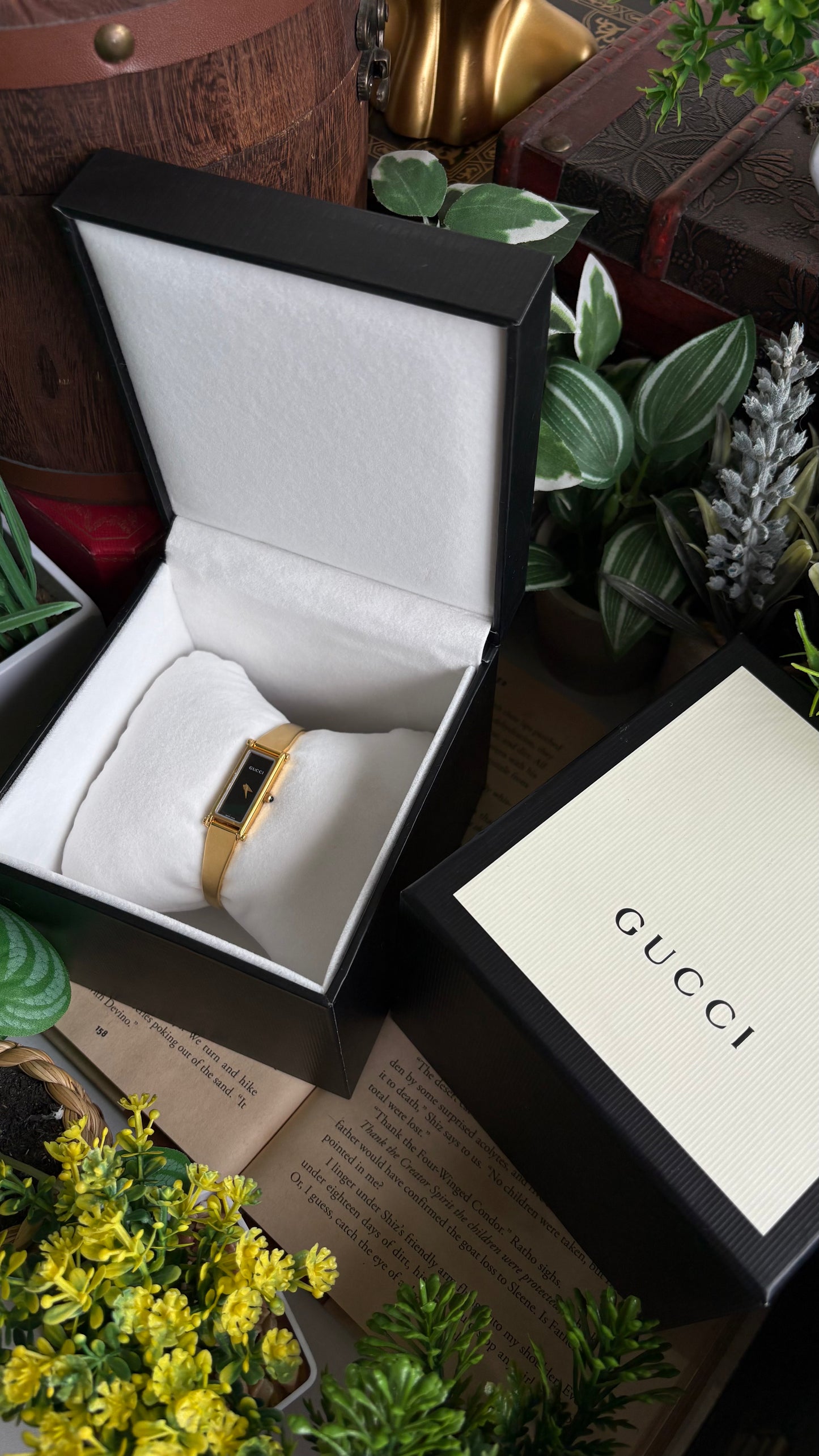 Vintage Gucci 1500L Watch in Gold Tone Black Dial with Gucci Box
