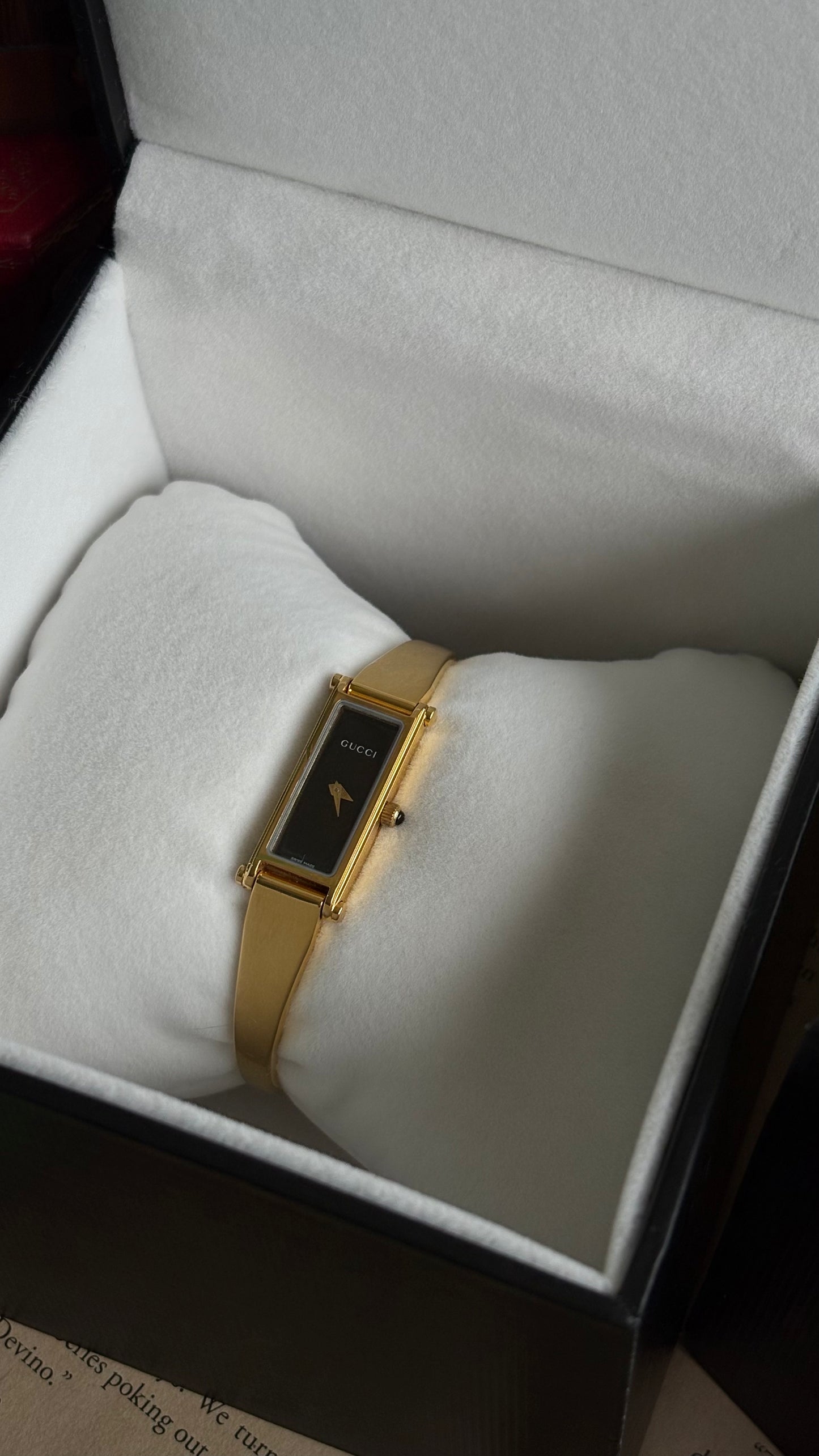 Vintage Gucci 1500L Watch in Gold Tone Black Dial with Gucci Box