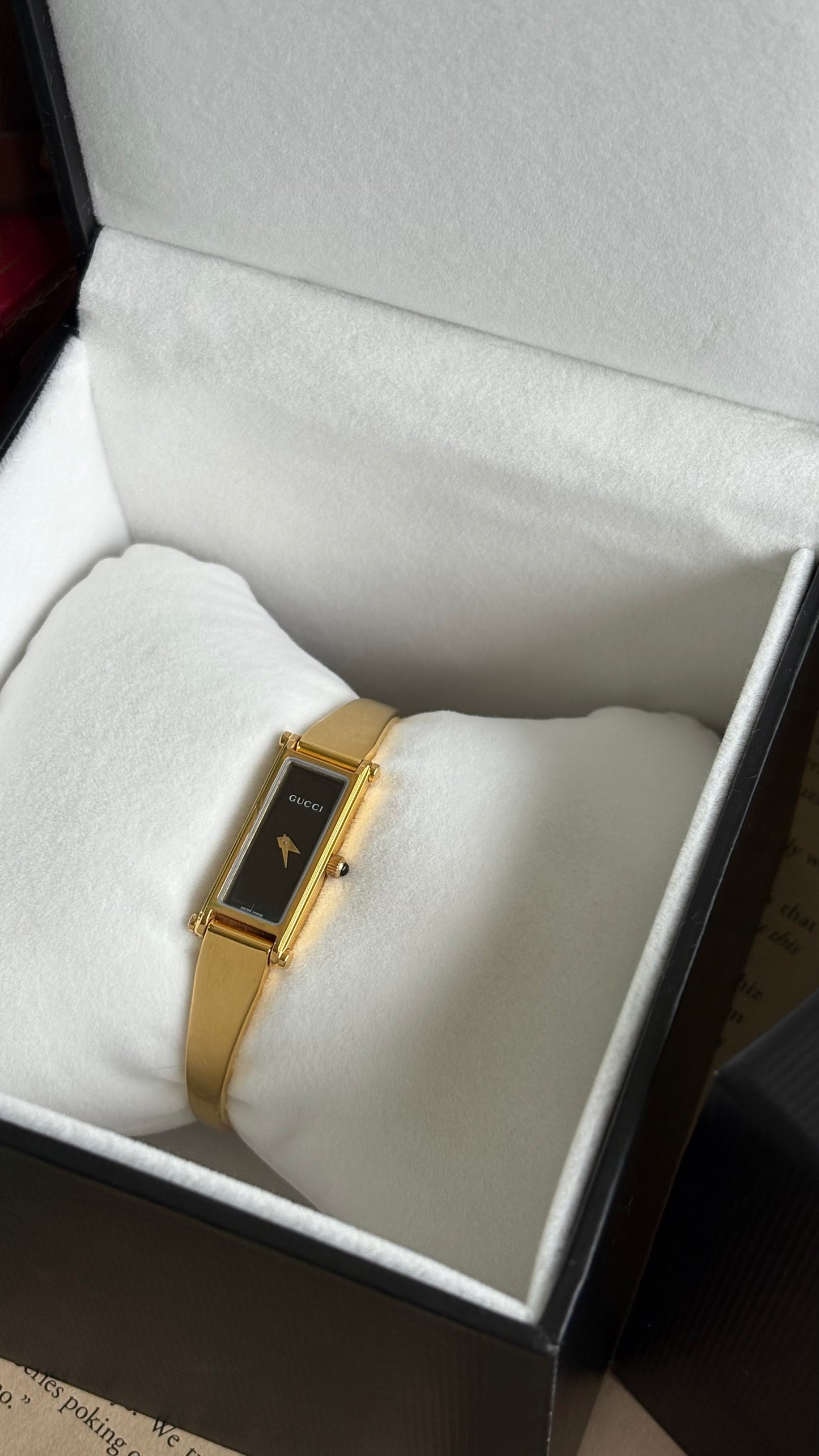 Vintage Gucci 1500L Watch in Gold Tone Black Dial with Gucci Box