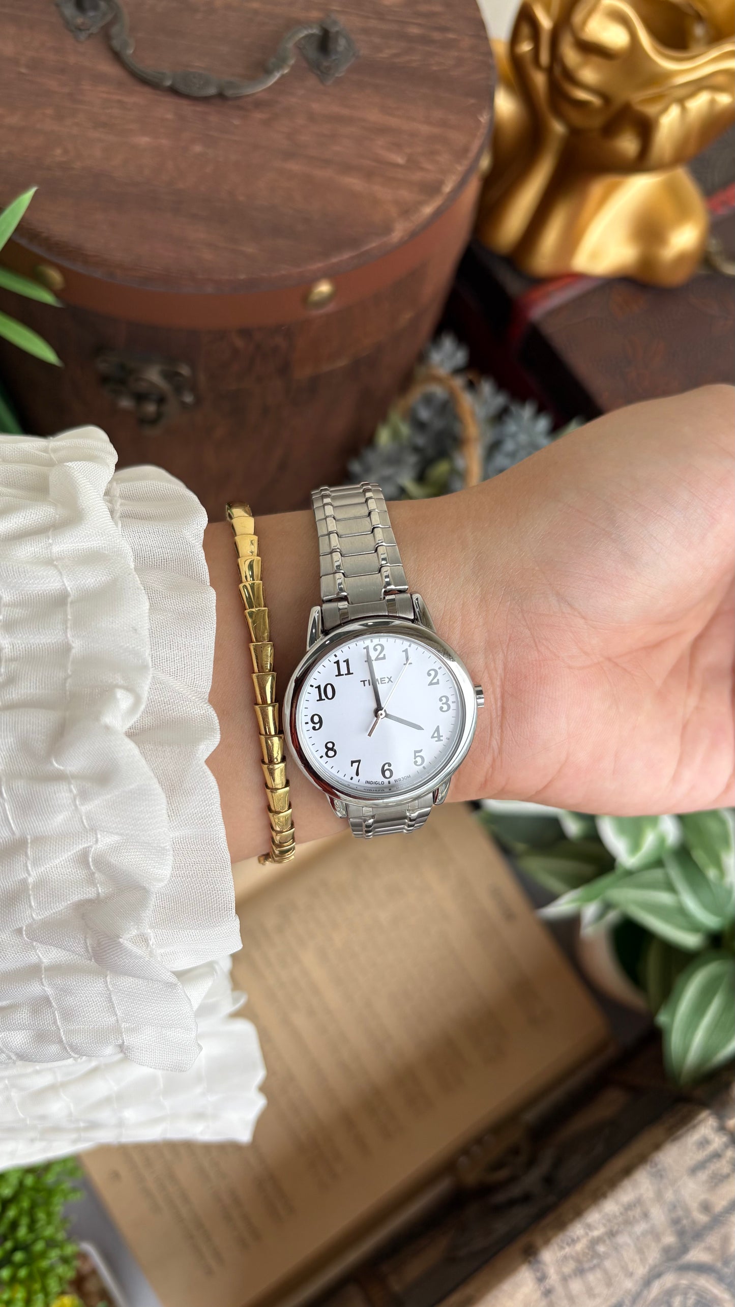 Vintage Timex Watch in Silver Tone Stretch Band Unisex