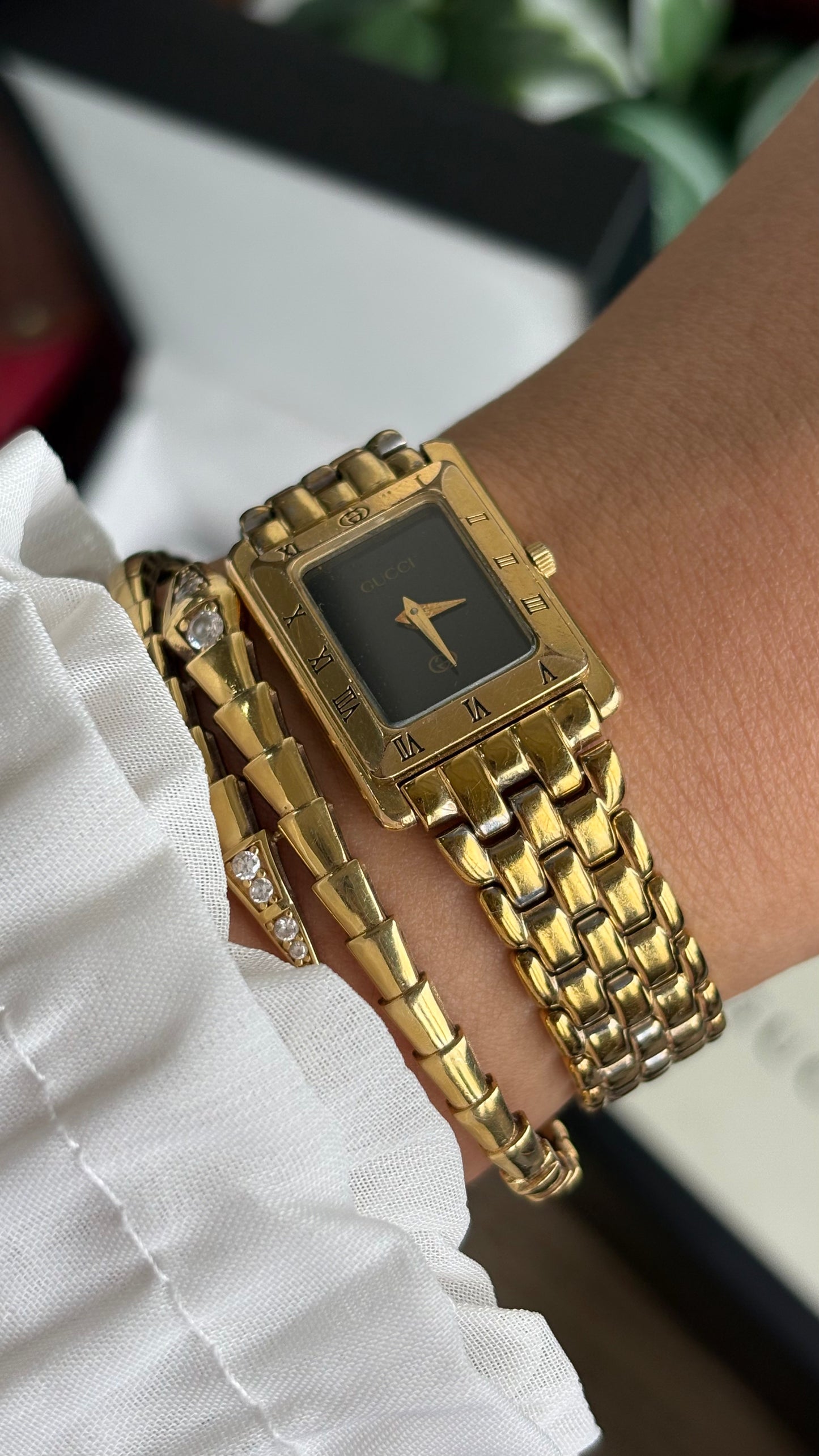 Vintage Gucci 4200L Tank Watch in Gold Tone Black Dial with Gucci Box