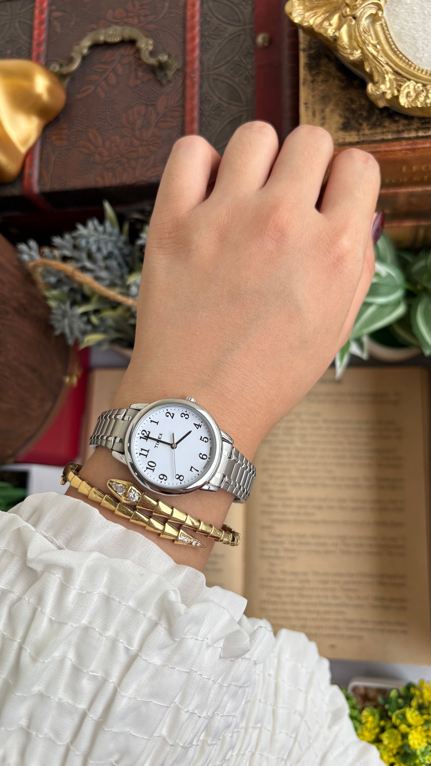 Vintage Timex Watch in Silver Tone Stretch Band Unisex